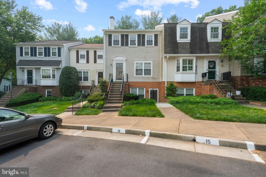 Beautiful 3 bed 2 1/2 bath condo/townhome in Woodwalk neighborhood of Burke. Kitchen has granite counter tops, stainless appliances. Wood burning fireplace in dining room/ family room. Bathrooms have been recently updated. Burke amenities include pools, tennis courts, walking trails, tot lots, and 'the field'. Walk to Burke Centre VRE, shopping,restaurants. Burke Centre Conservancy office less than a mile away

Up to 2 pets accepted. The pet rent is included in the rental price.