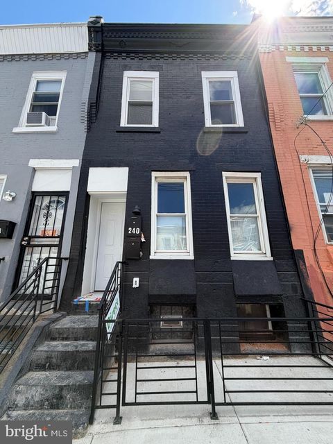 Condo For Rent - 240 W Ontario Street #2<br/> PHILADELPHIA, PA 19140