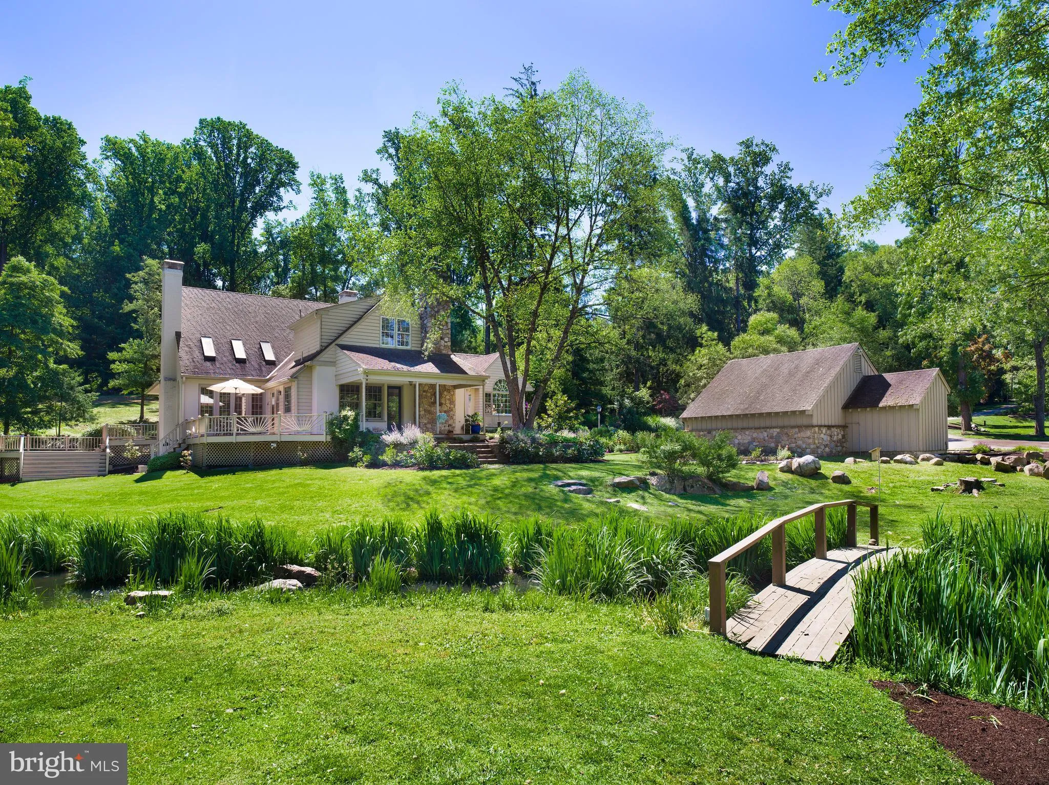 Malvern, Pennsylvania 19355, United States, 4 Bedrooms Bedrooms, ,4 BathroomsBathrooms,Residential,Contingent,85625