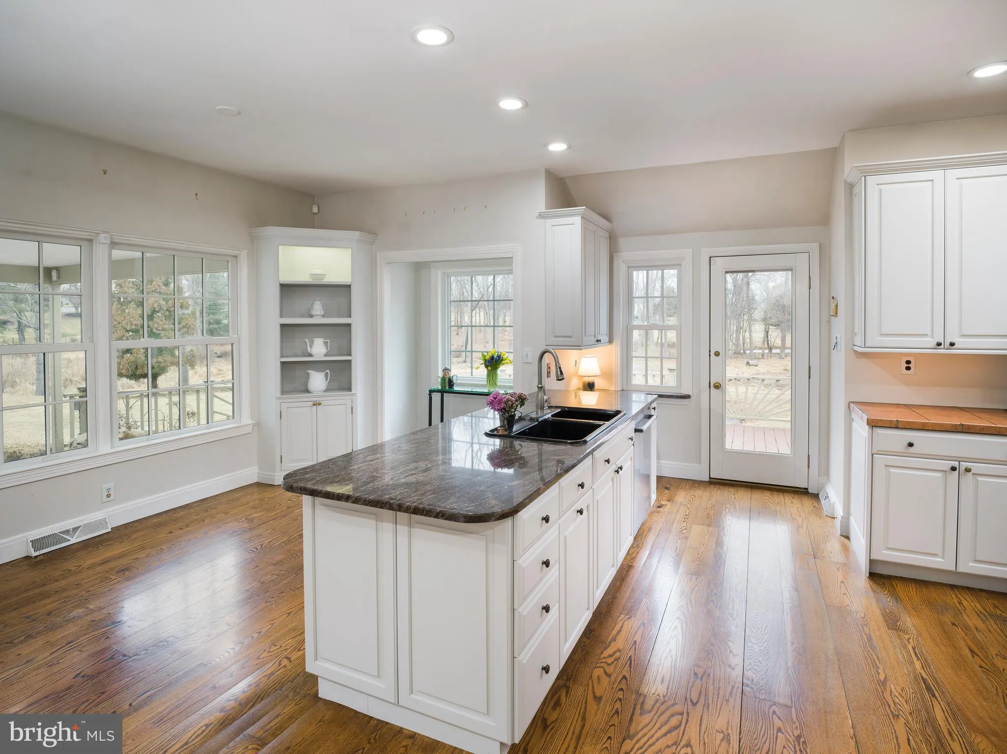 Malvern, Pennsylvania 19355, United States, 4 Bedrooms Bedrooms, ,4 BathroomsBathrooms,Residential,Contingent,85625