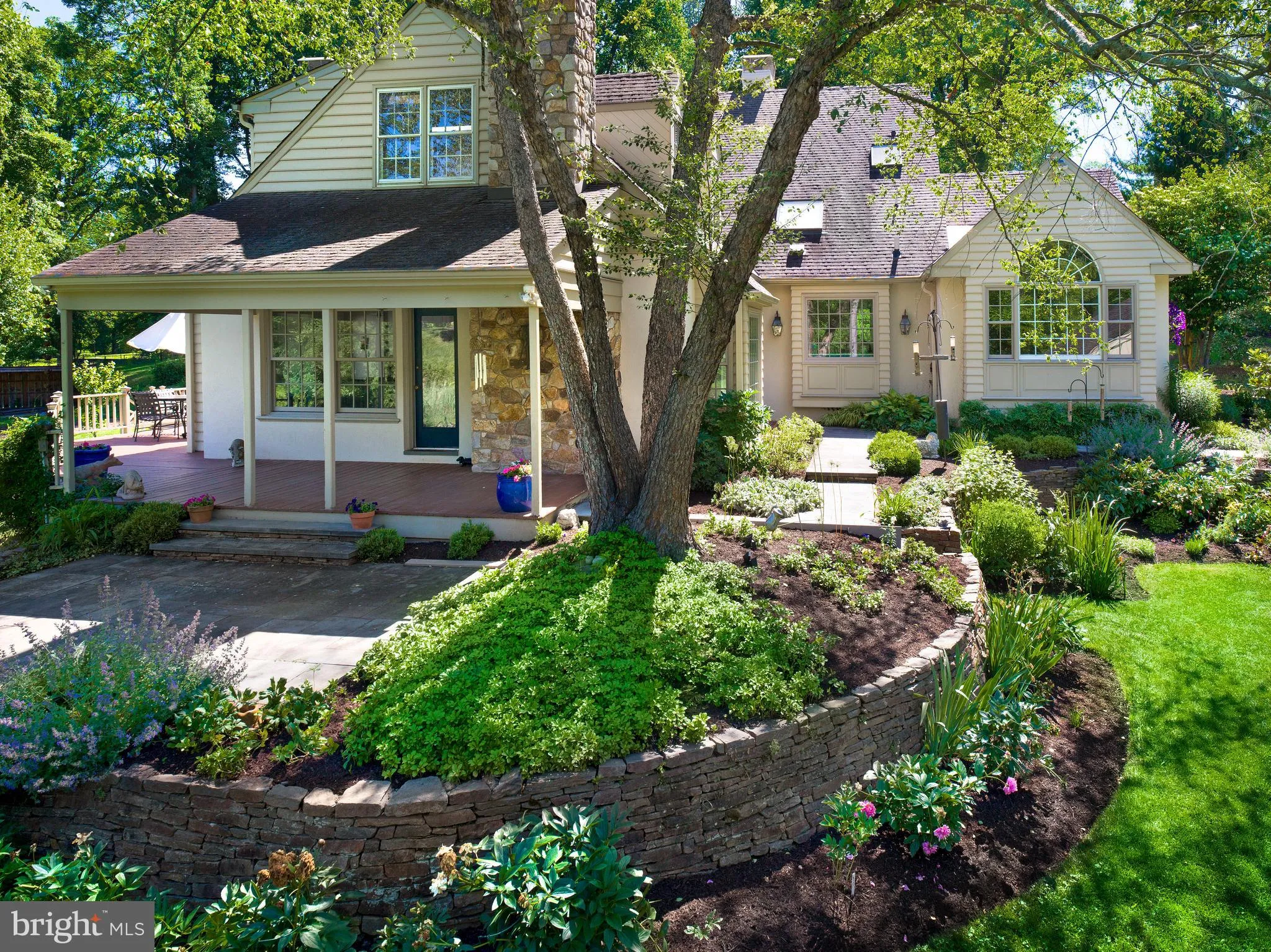 Malvern, Pennsylvania 19355, United States, 4 Bedrooms Bedrooms, ,4 BathroomsBathrooms,Residential,Contingent,85625