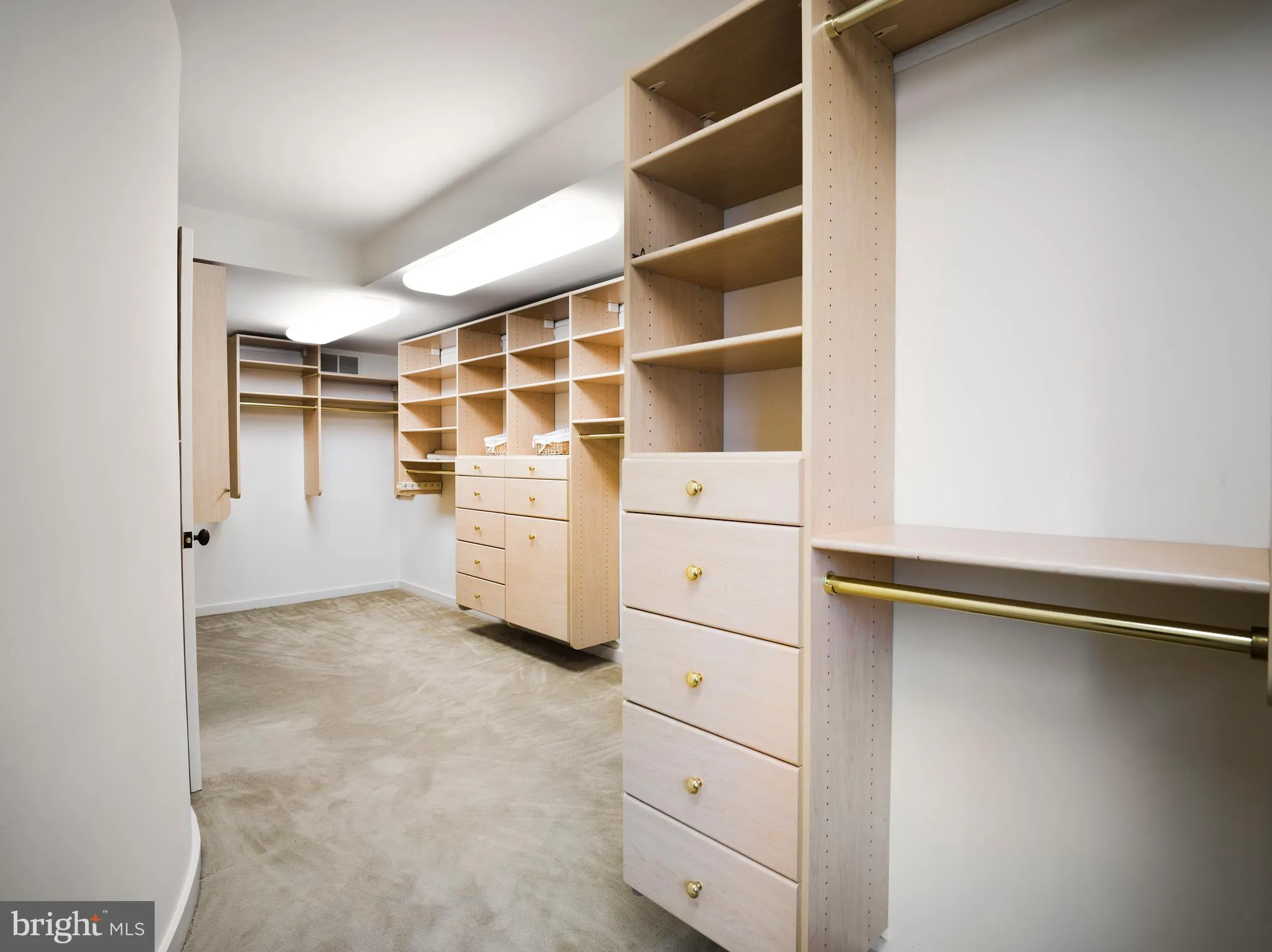 Malvern, Pennsylvania 19355, United States, 4 Bedrooms Bedrooms, ,4 BathroomsBathrooms,Residential,Contingent,85625