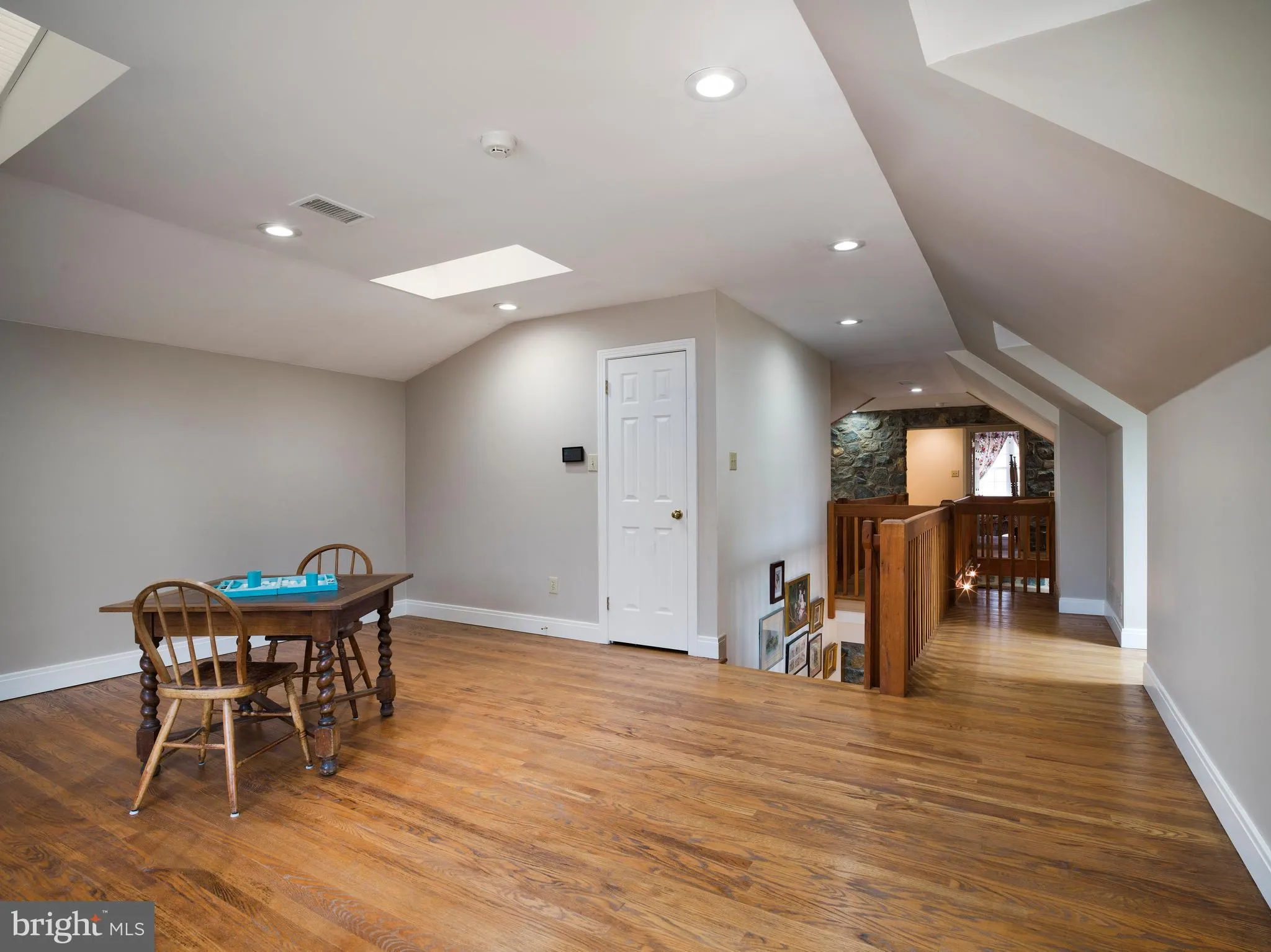 Malvern, Pennsylvania 19355, United States, 4 Bedrooms Bedrooms, ,4 BathroomsBathrooms,Residential,Contingent,85625