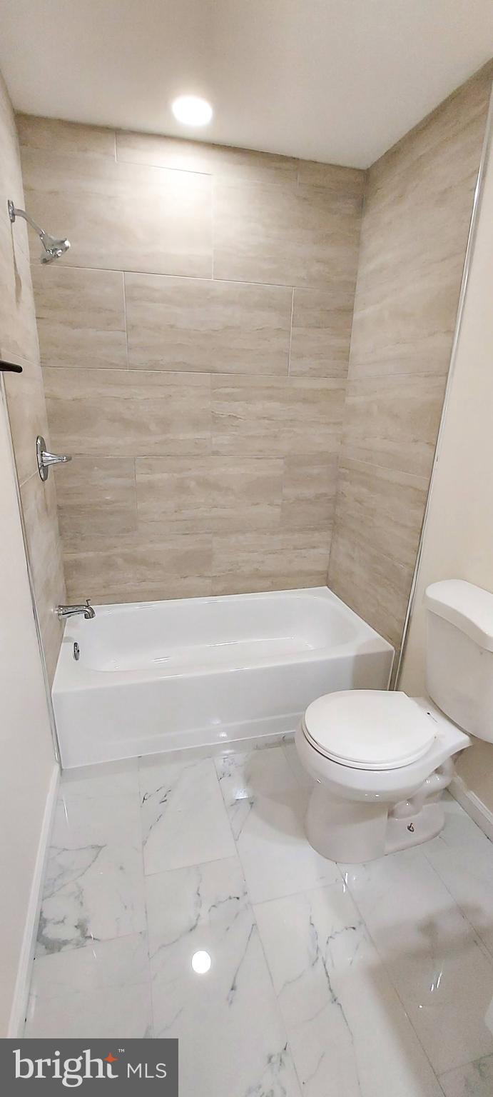 SILVER SPRING CNTRY CLUB - Residential Lease