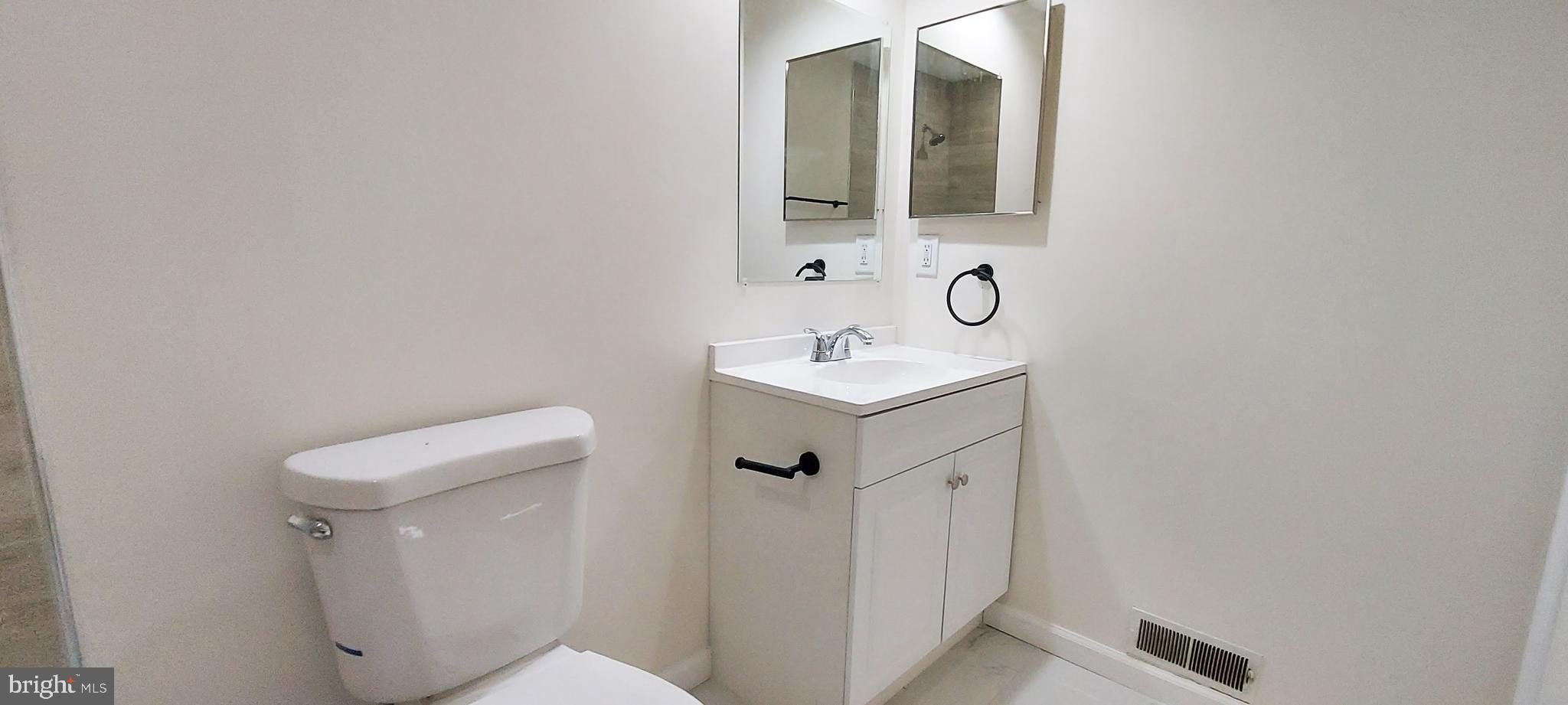 SILVER SPRING CNTRY CLUB - Residential Lease