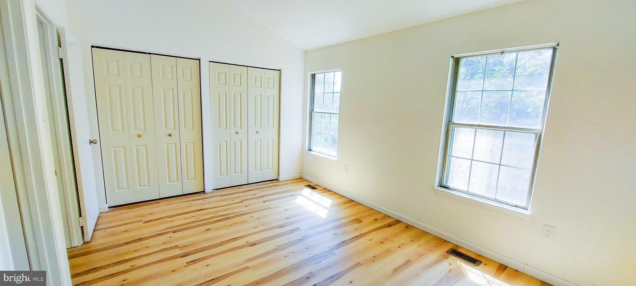 SILVER SPRING CNTRY CLUB - Residential Lease