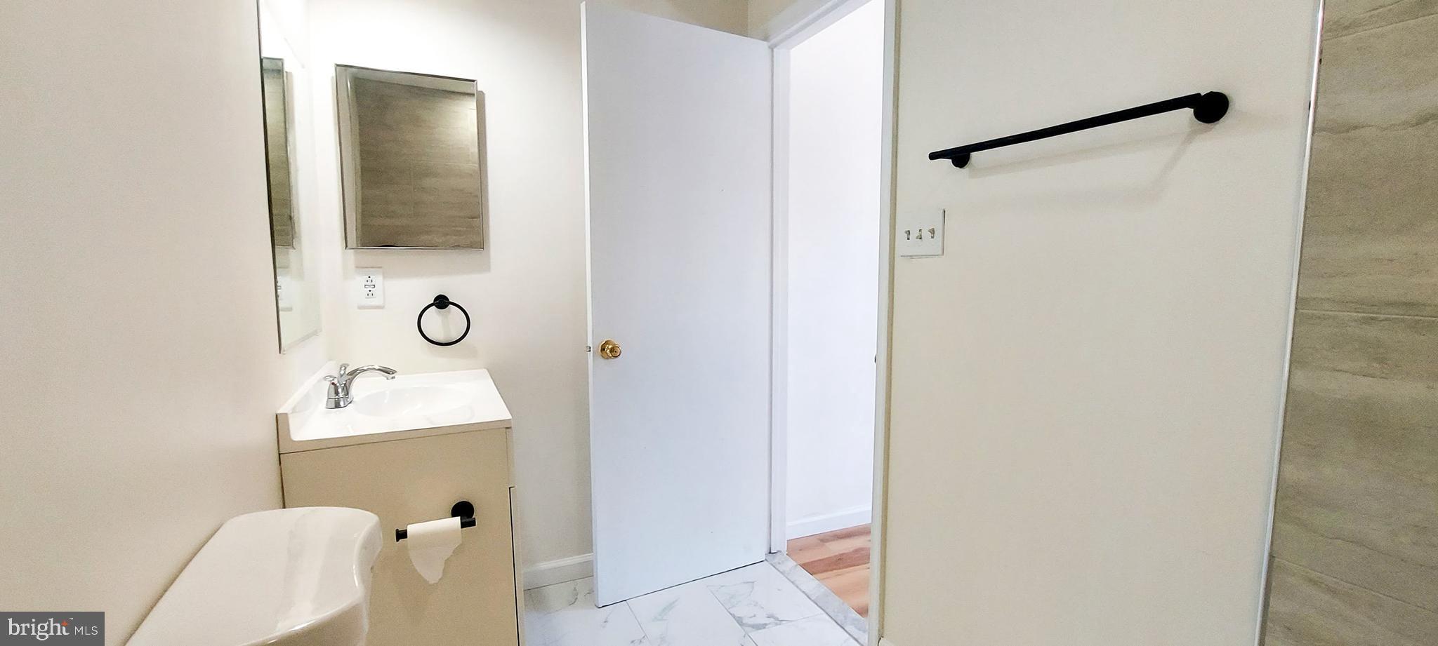 SILVER SPRING CNTRY CLUB - Residential Lease