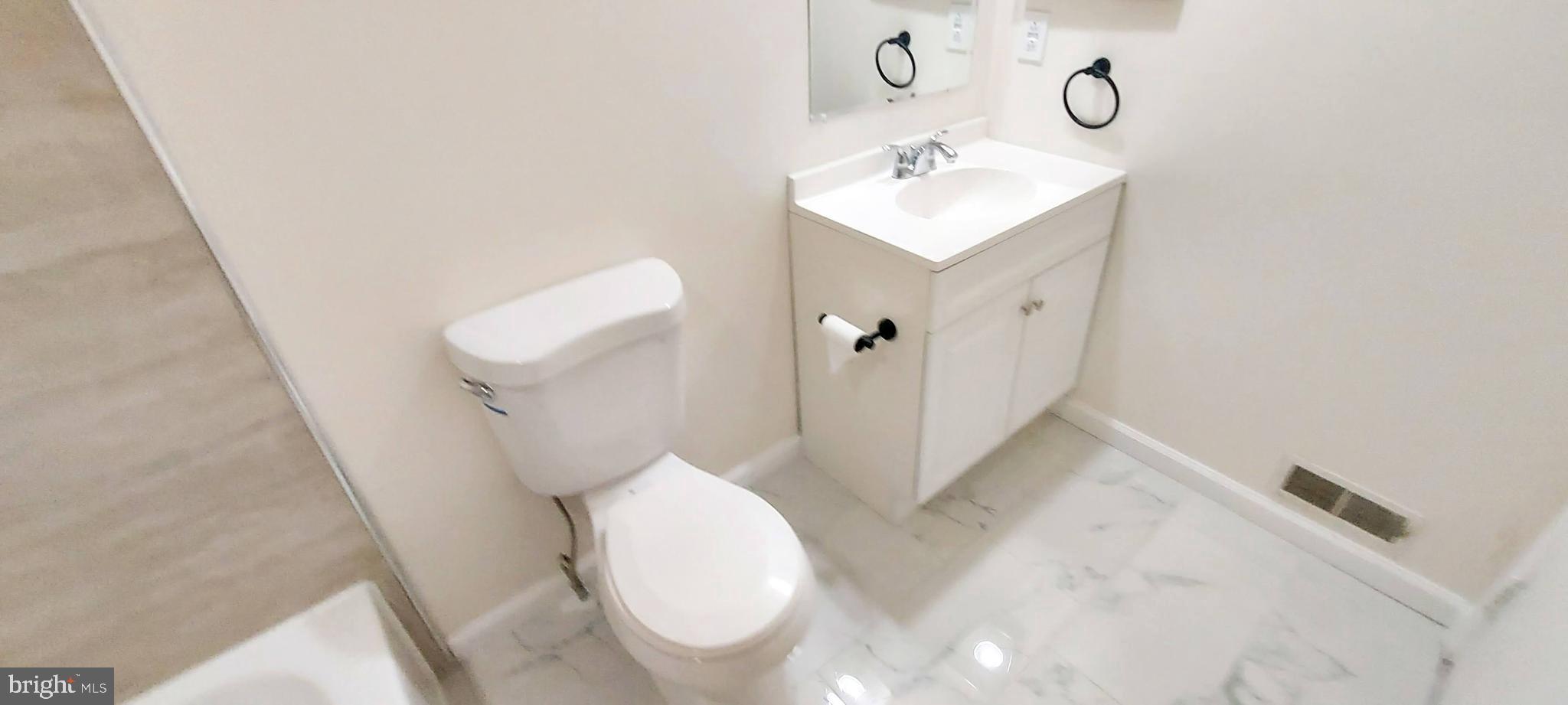 SILVER SPRING CNTRY CLUB - Residential Lease