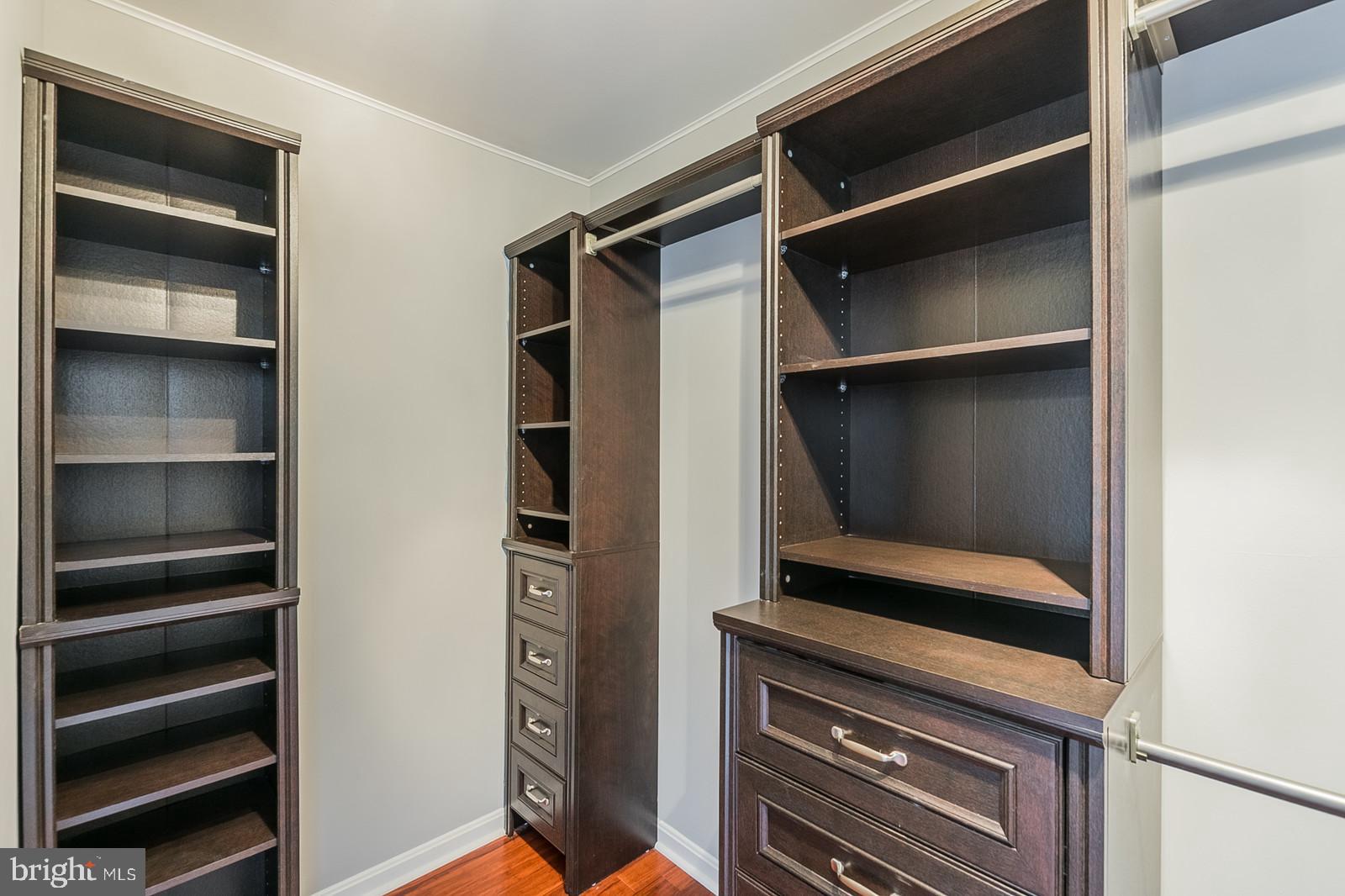 SYCAMORE HILL - Residential