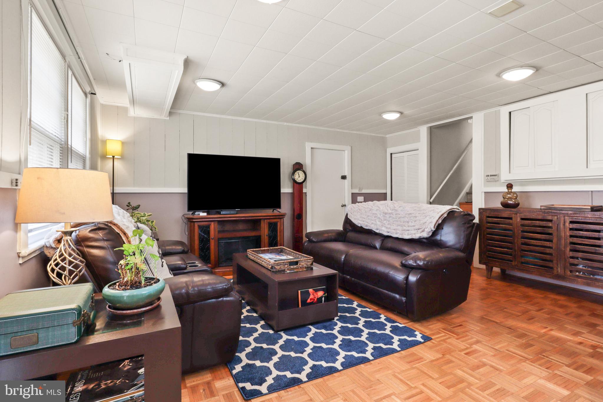 NEW ALEXANDRIA - Residential