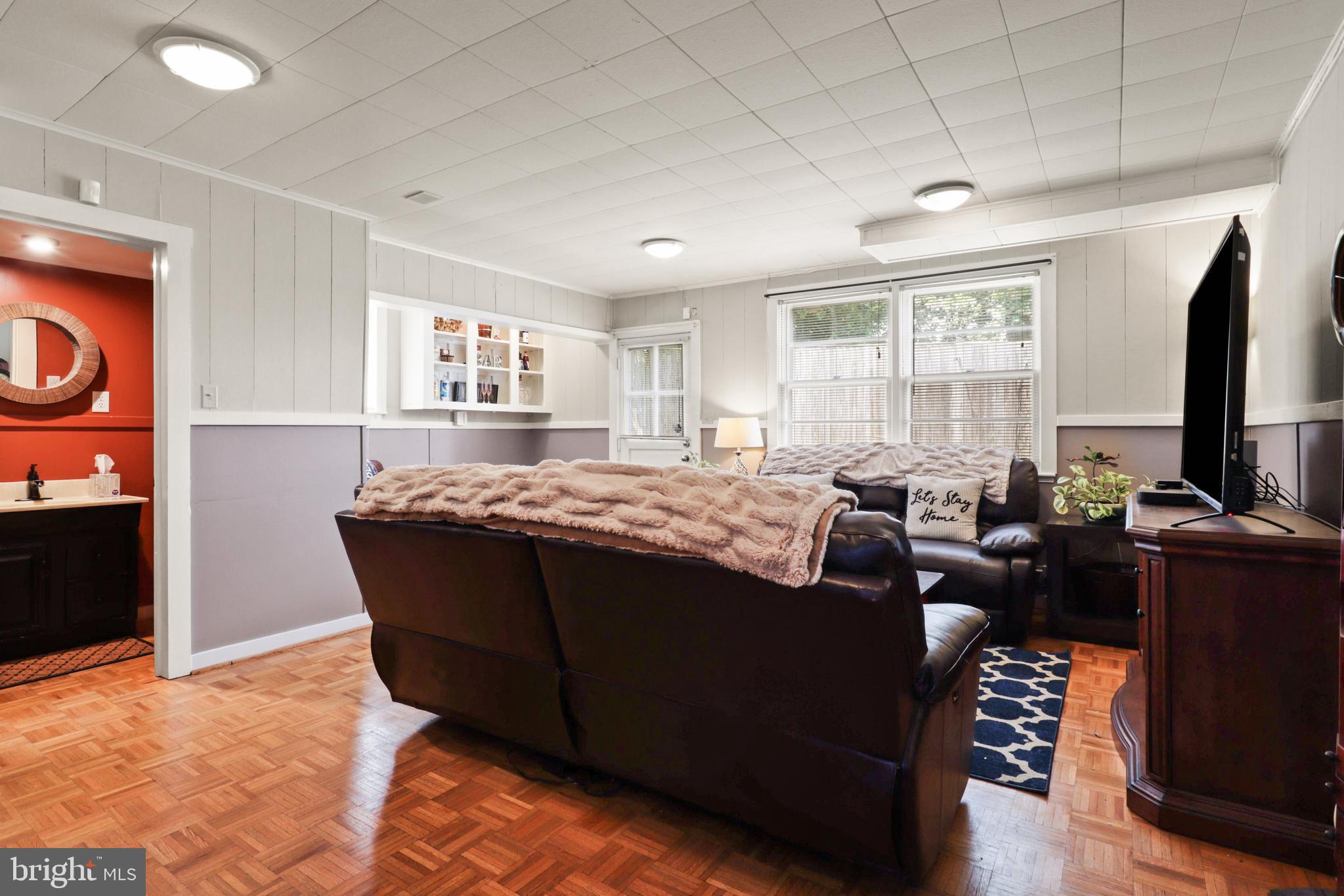 NEW ALEXANDRIA - Residential