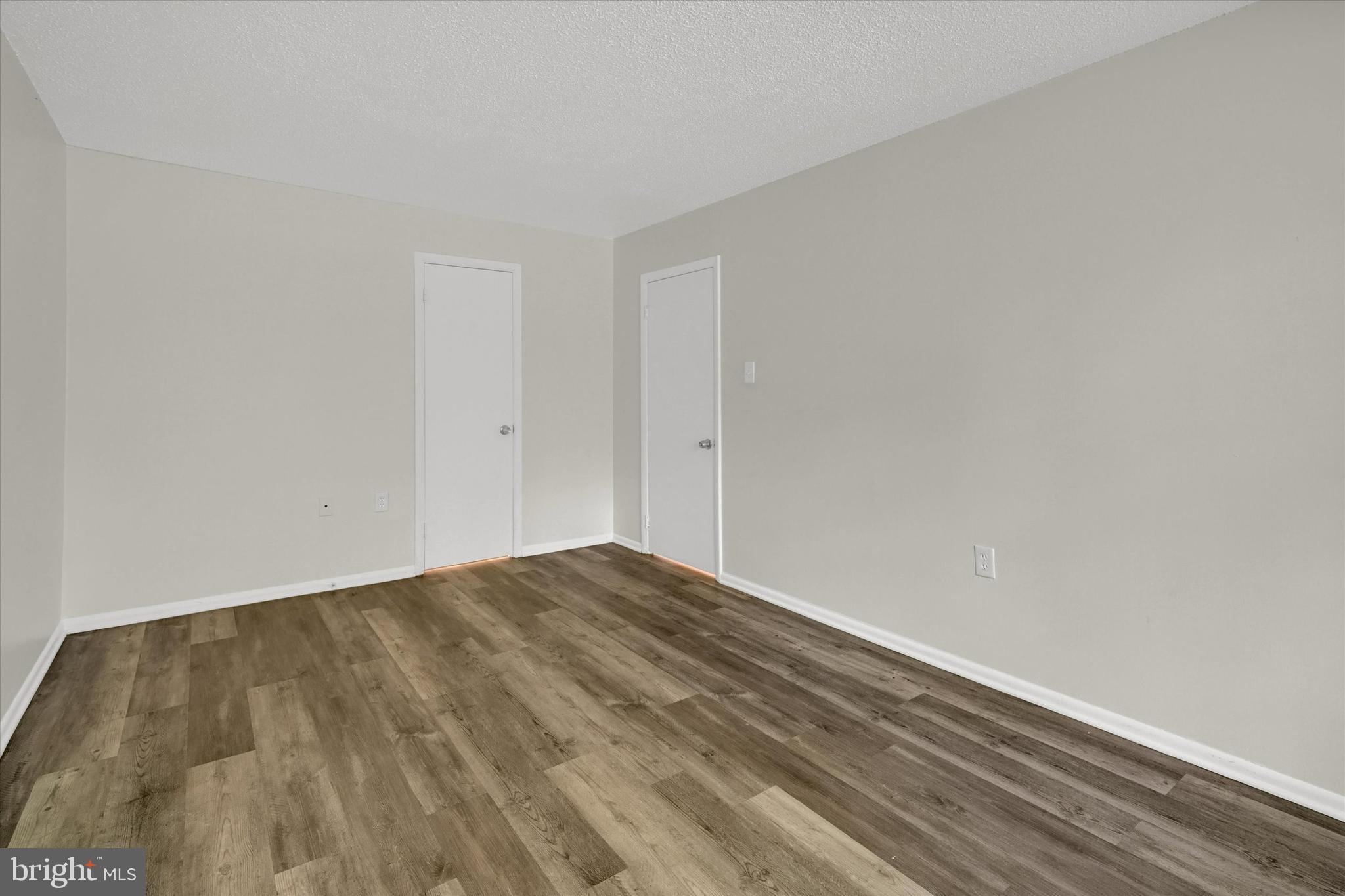 SWANN HILL CONDOMINIUMS - Residential