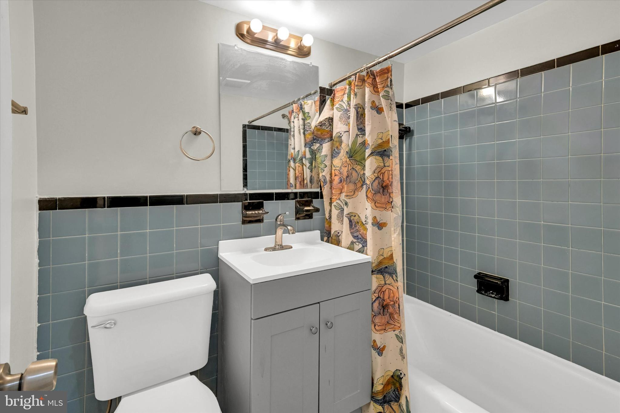 SWANN HILL CONDOMINIUMS - Residential