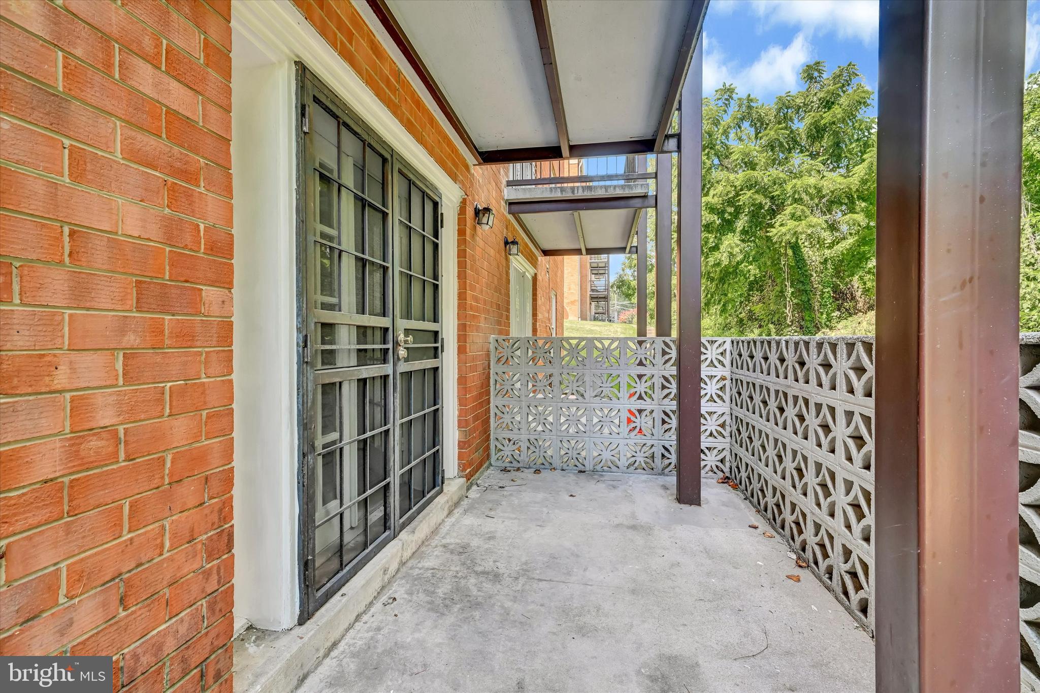 SWANN HILL CONDOMINIUMS - Residential