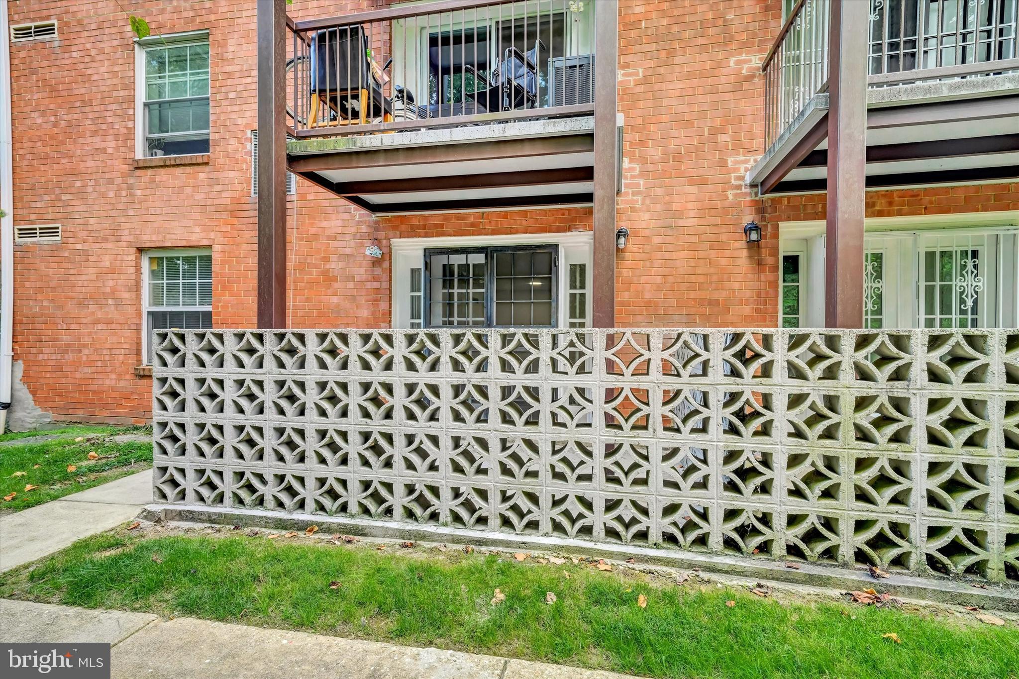 SWANN HILL CONDOMINIUMS - Residential