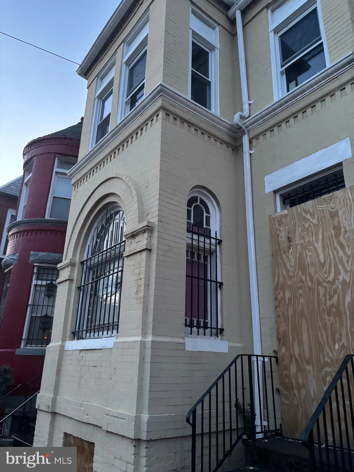 229 Elm Street NW