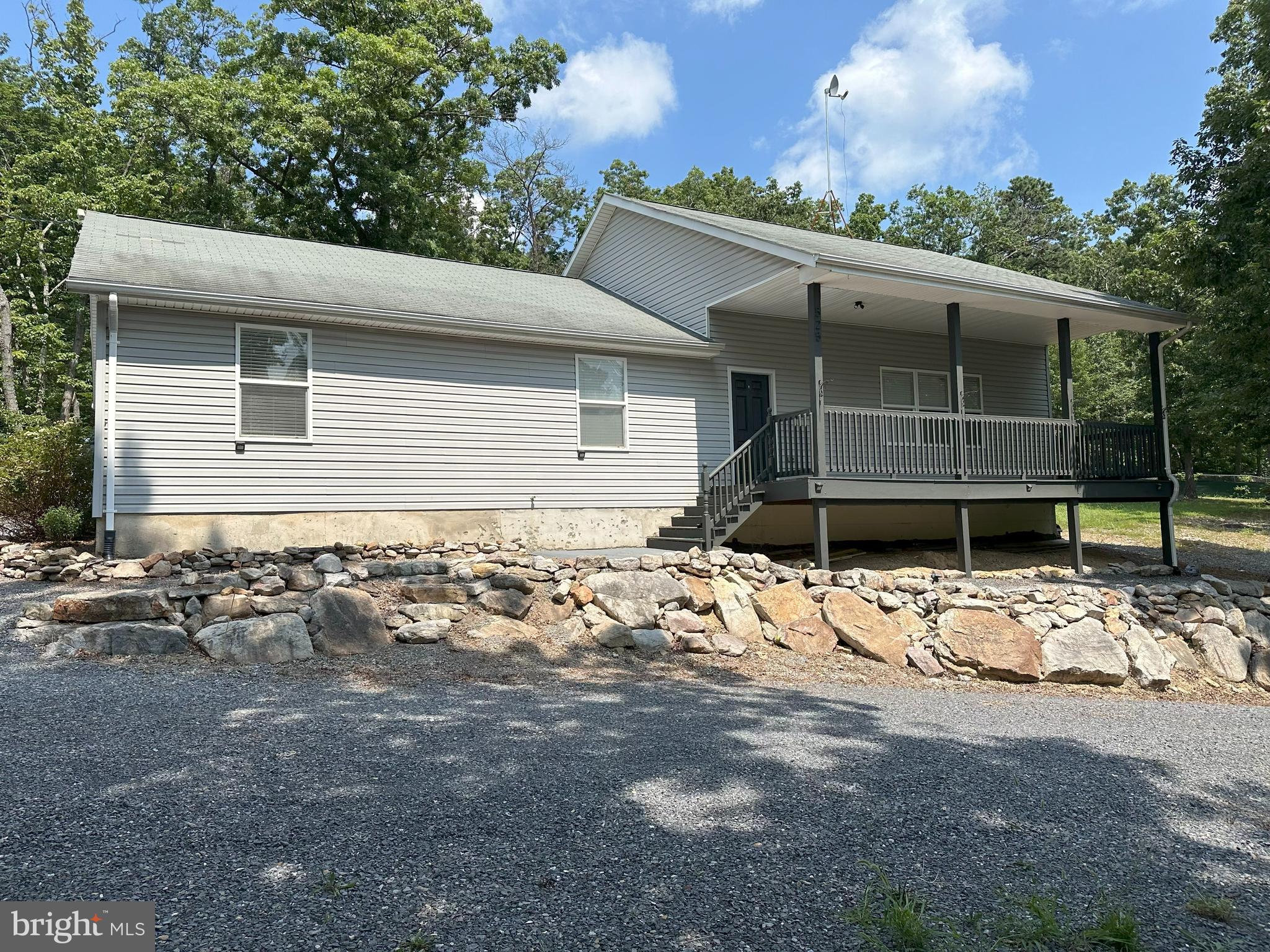525 BLUEBIRD TRAIL