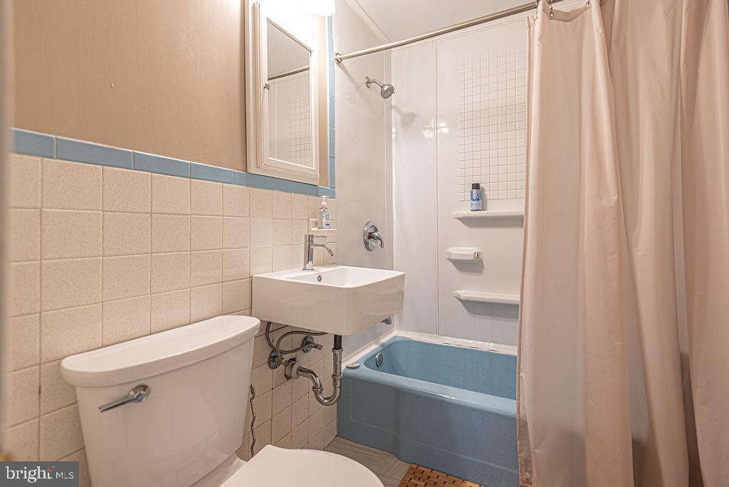 OCEANBAY CITY - Residential Income