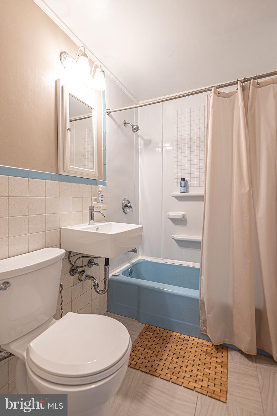 OCEANBAY CITY - Residential Income