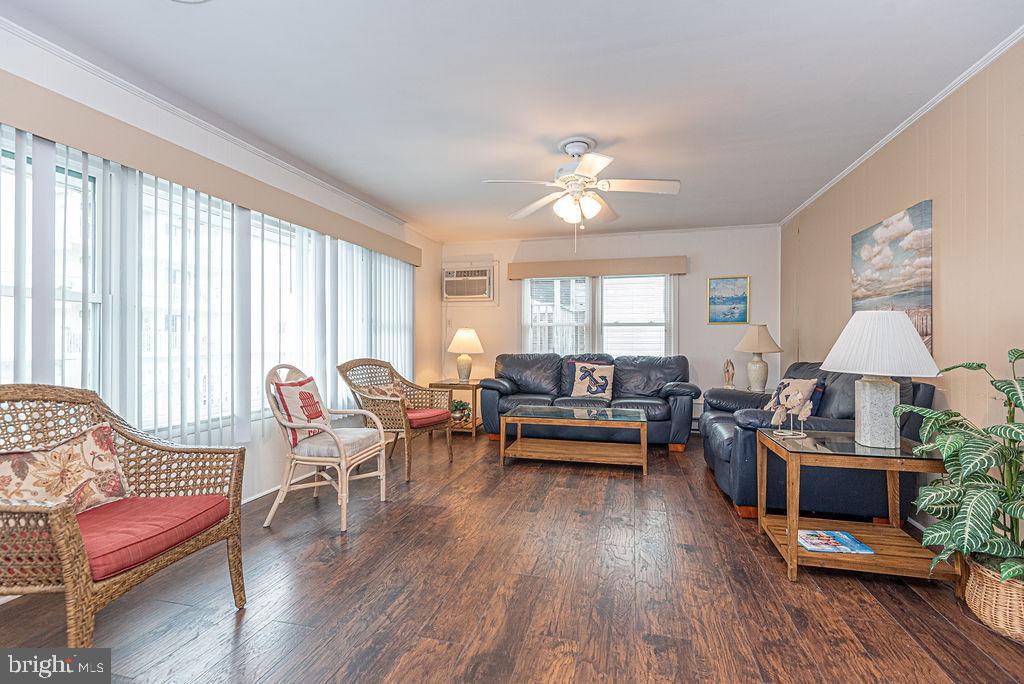 OCEANBAY CITY - Residential Income