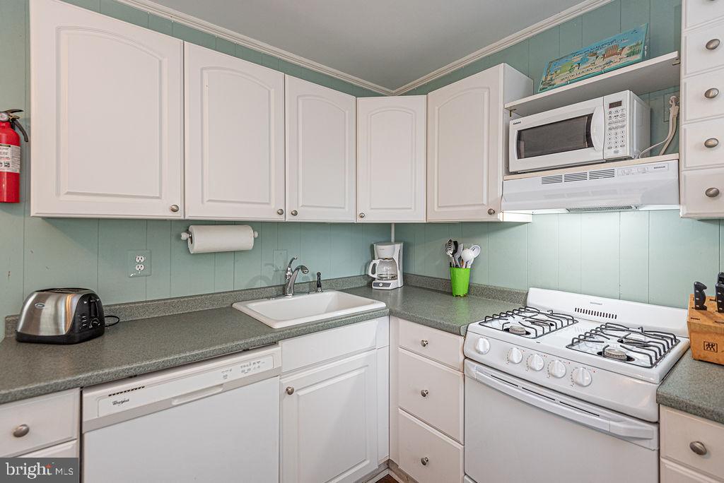 OCEANBAY CITY - Residential Income