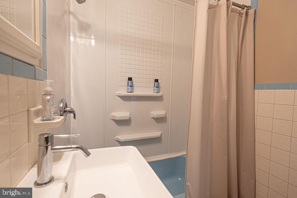 OCEANBAY CITY - Residential Income