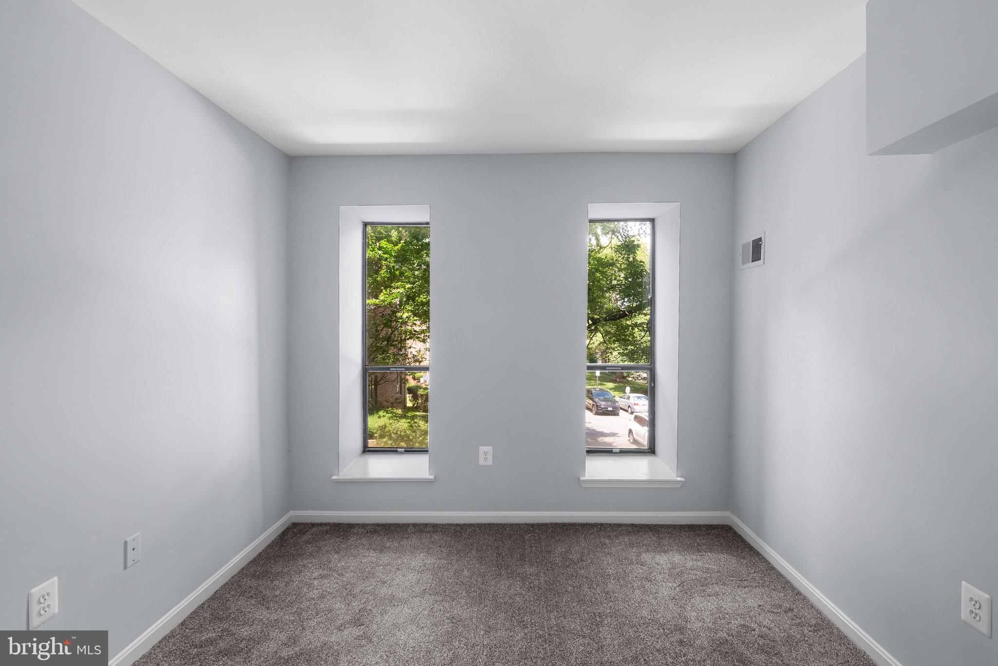 CAMELBACK VILLAGE - Residential