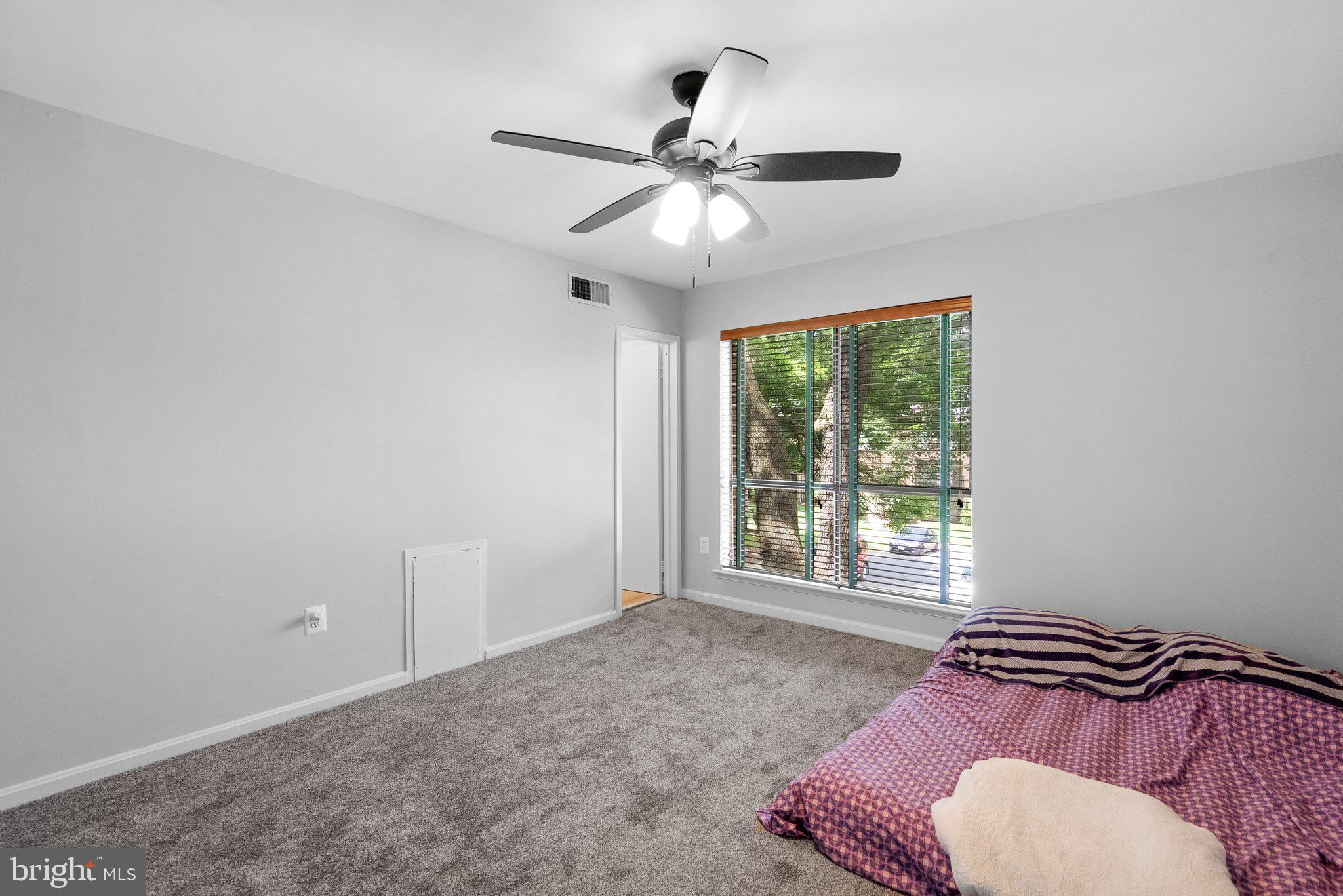 CAMELBACK VILLAGE - Residential