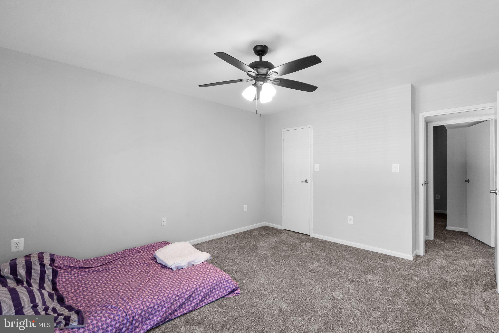 CAMELBACK VILLAGE - Residential