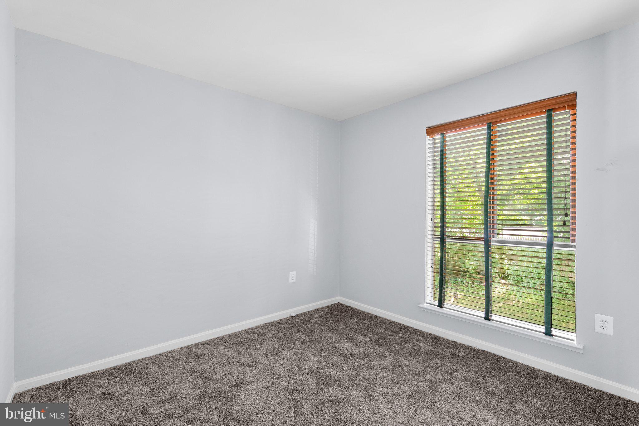 CAMELBACK VILLAGE - Residential