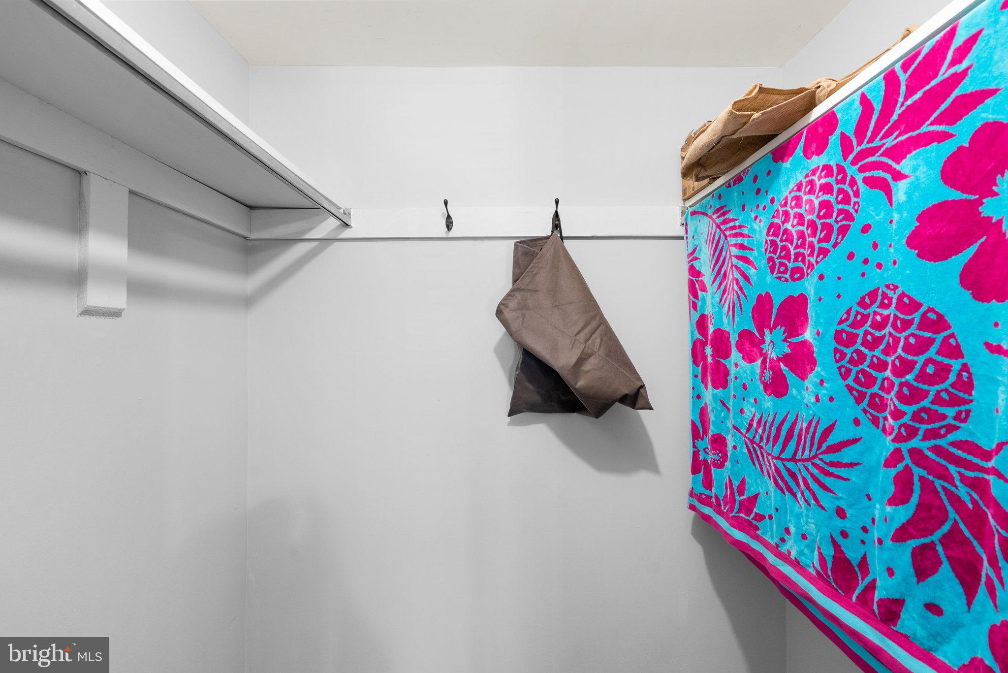 CAMELBACK VILLAGE - Residential