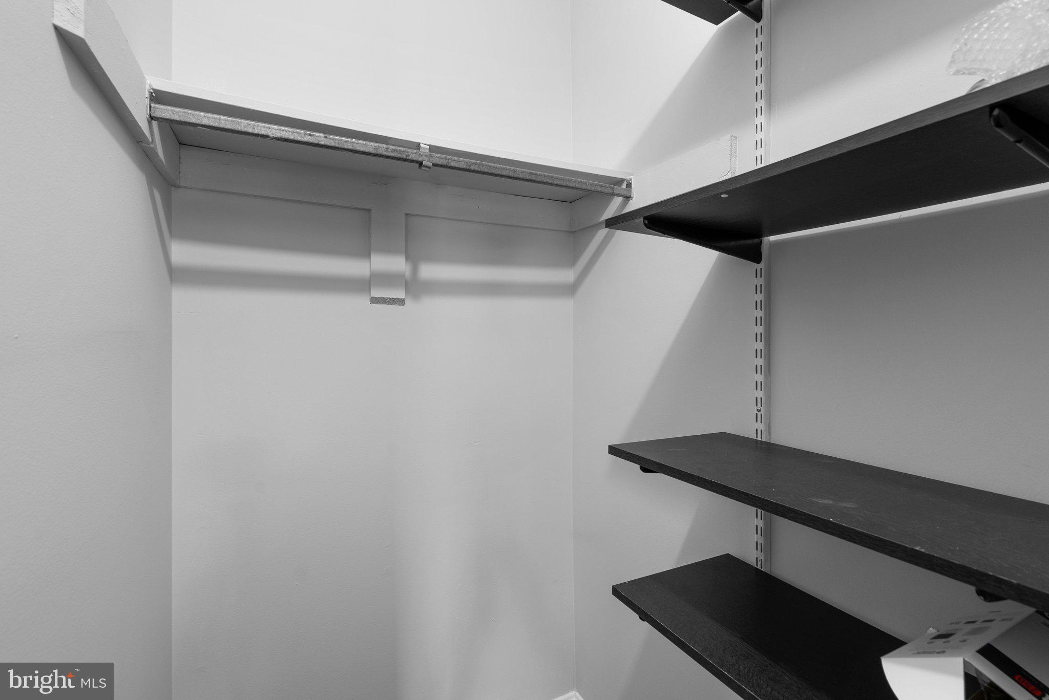 CAMELBACK VILLAGE - Residential