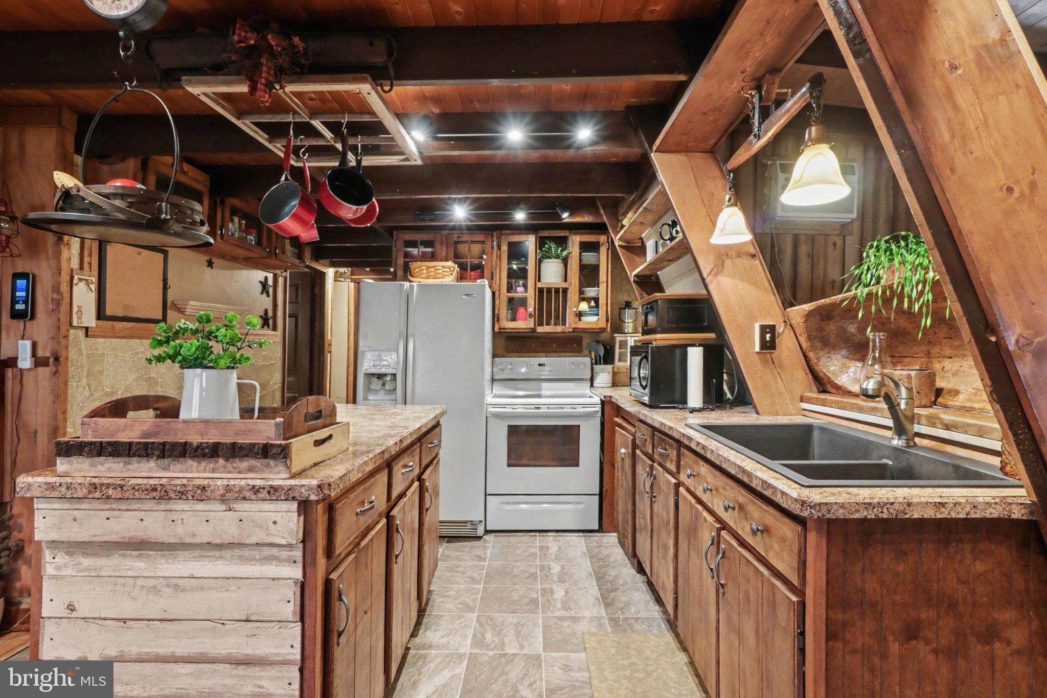 LAKE WARREN ESTATES - Residential