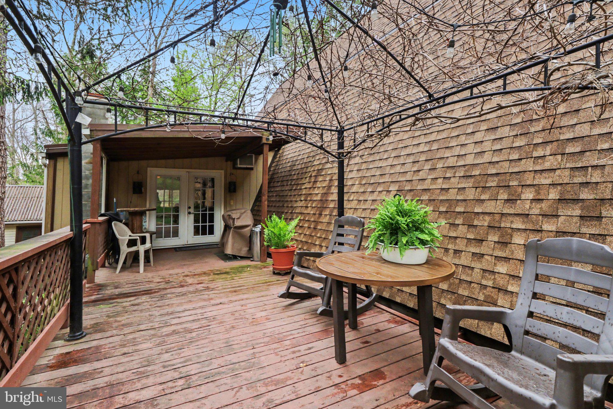 LAKE WARREN ESTATES - Residential