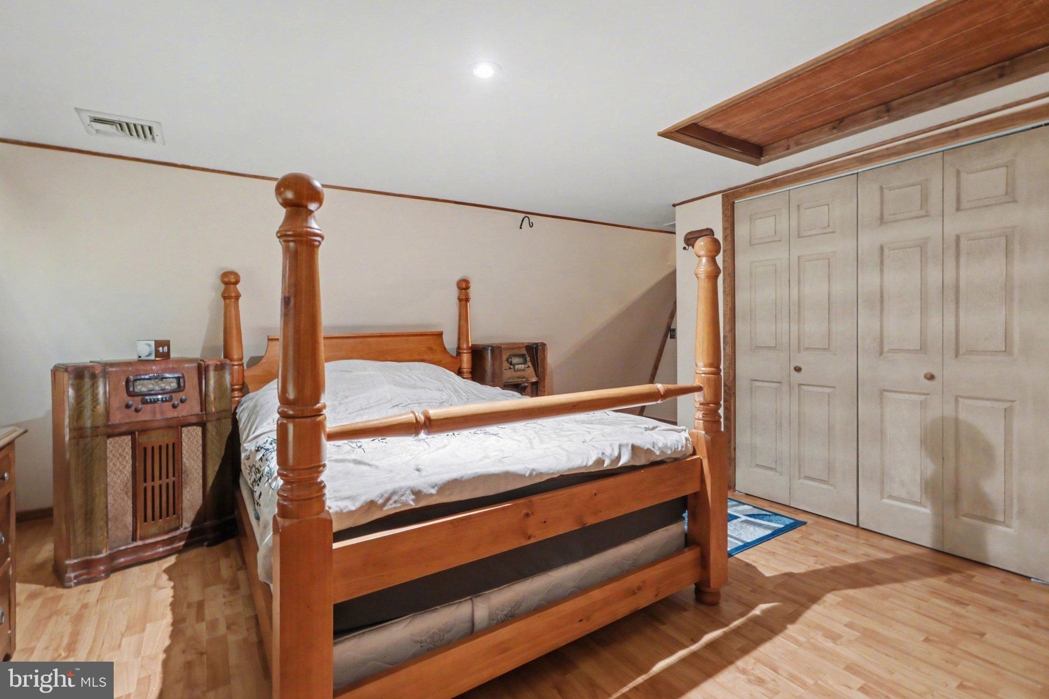 LAKE WARREN ESTATES - Residential