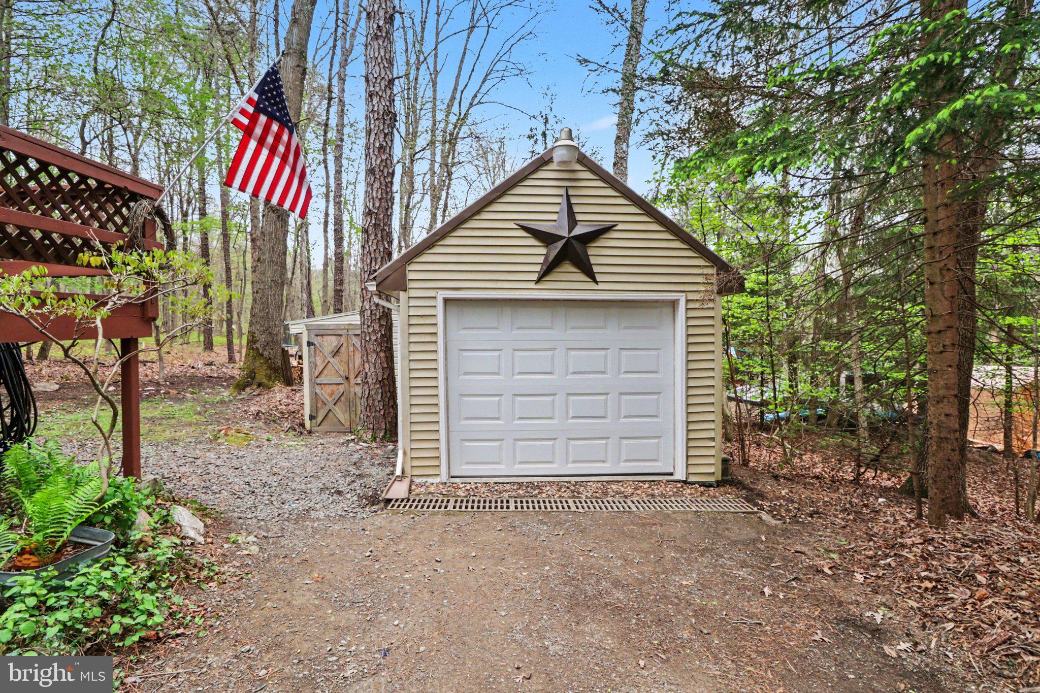 LAKE WARREN ESTATES - Residential