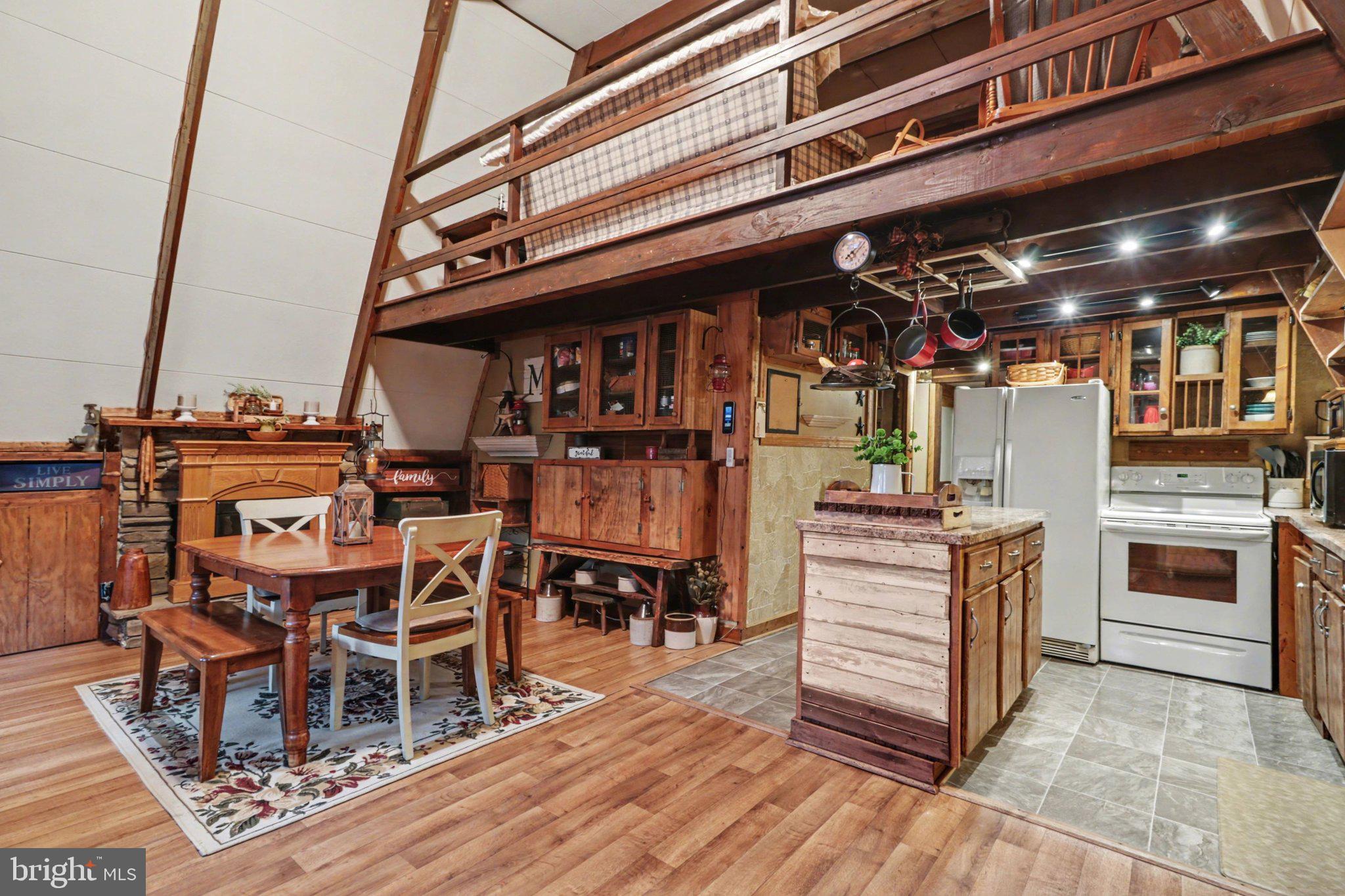 LAKE WARREN ESTATES - Residential