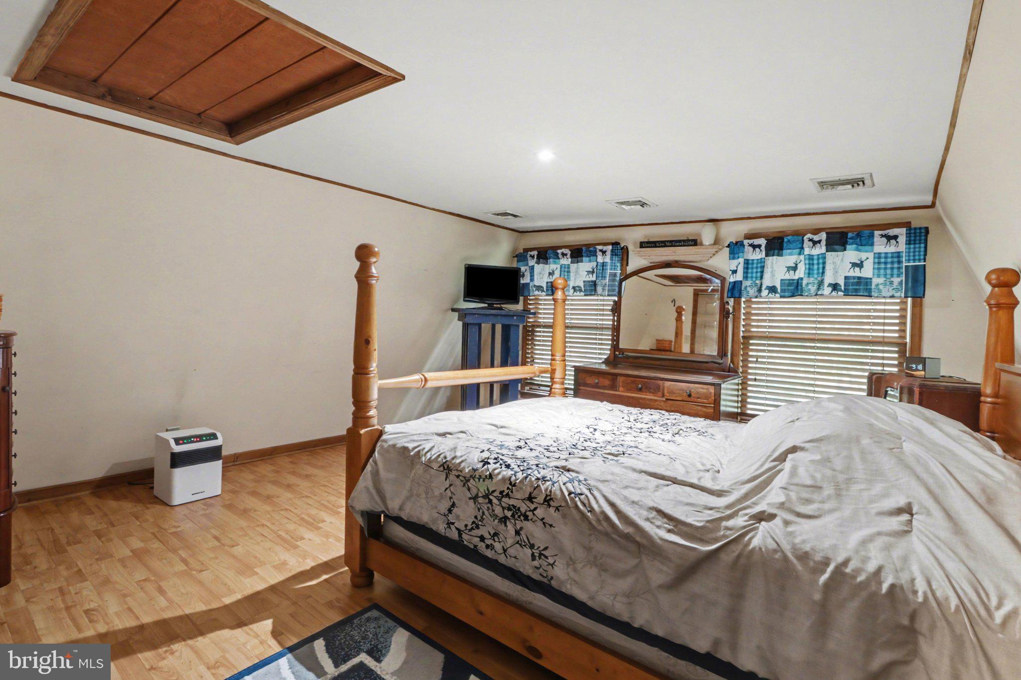 LAKE WARREN ESTATES - Residential