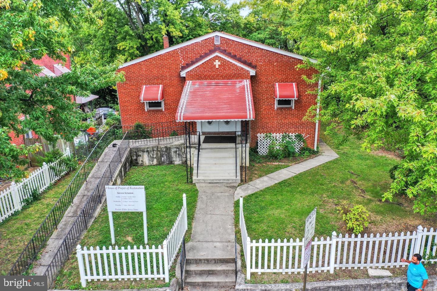 920 WHITMORE AVENUE