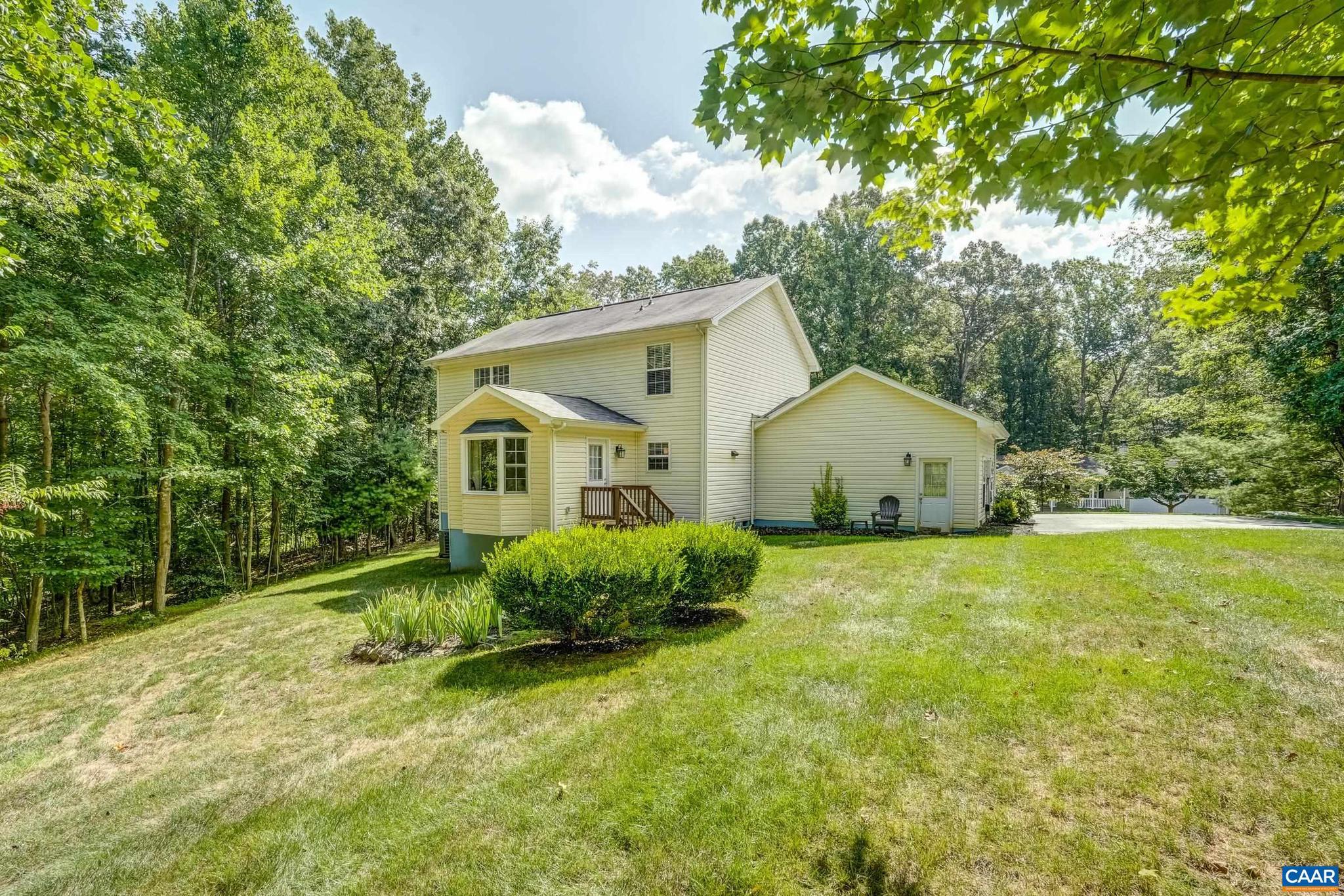 DEER LAKE ESTATES - Residential