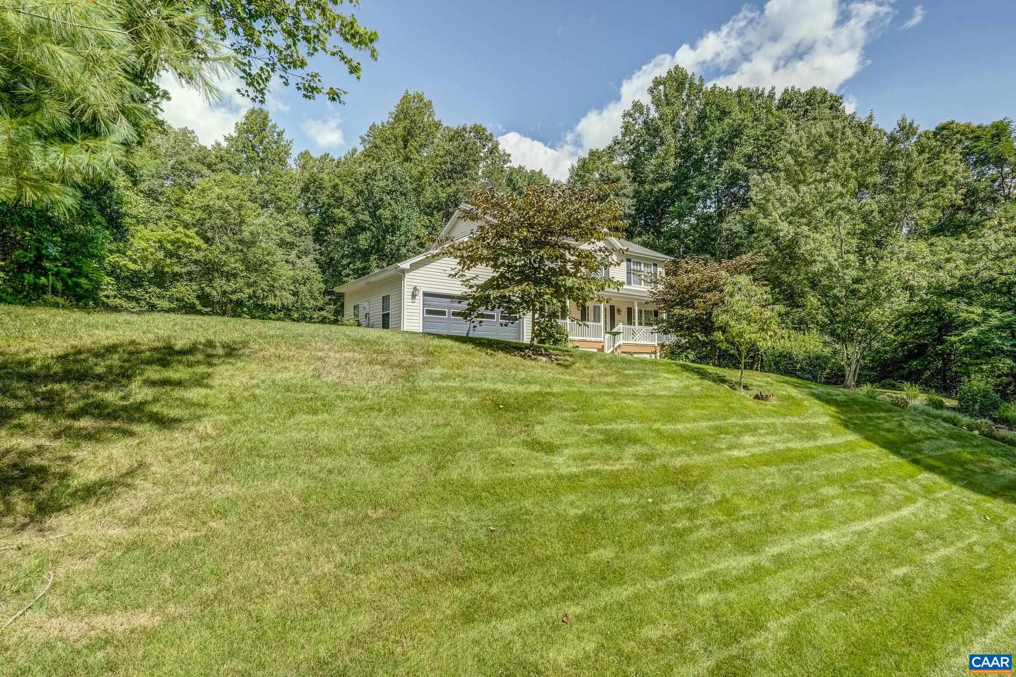 DEER LAKE ESTATES - Residential