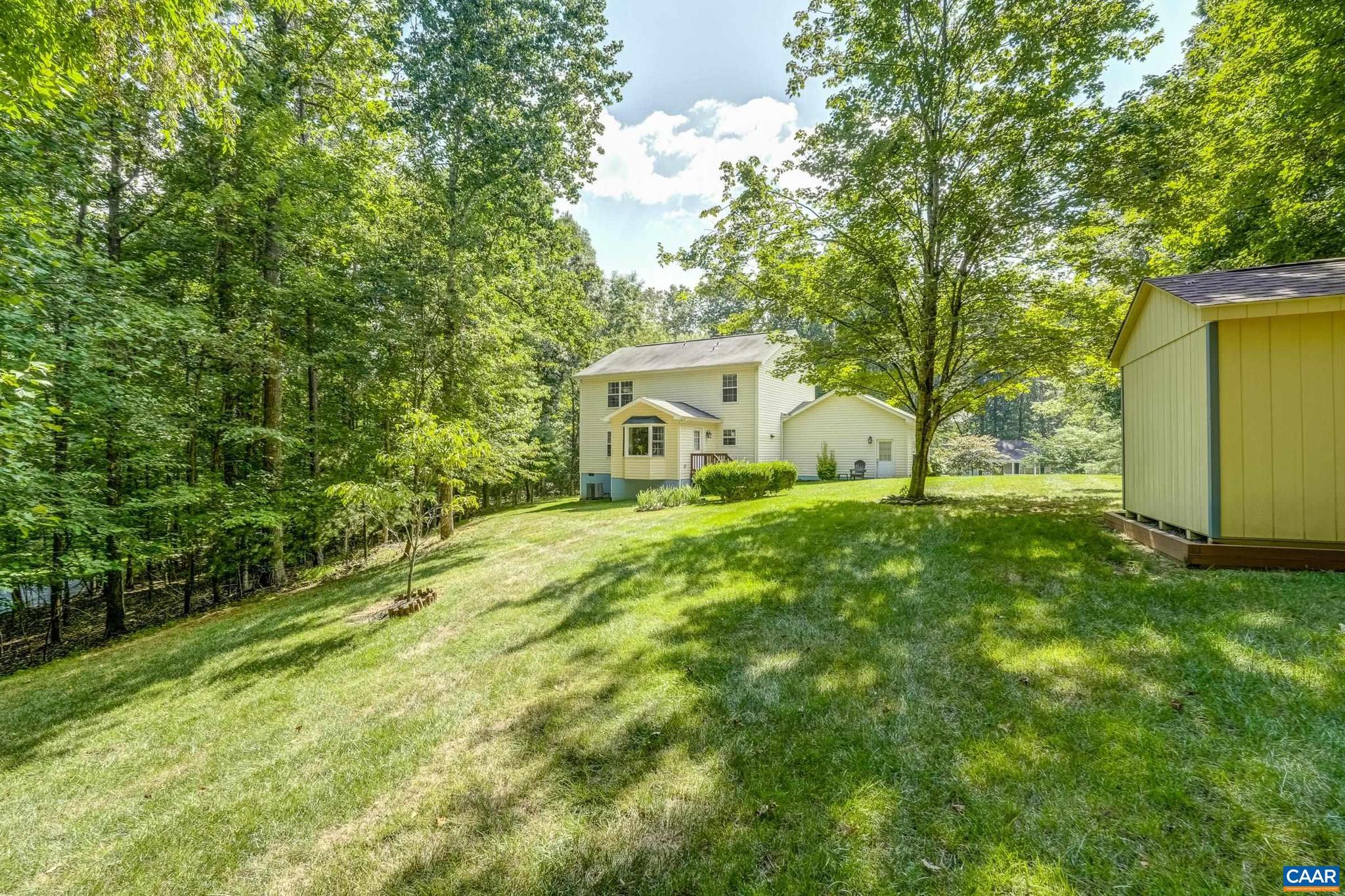 DEER LAKE ESTATES - Residential