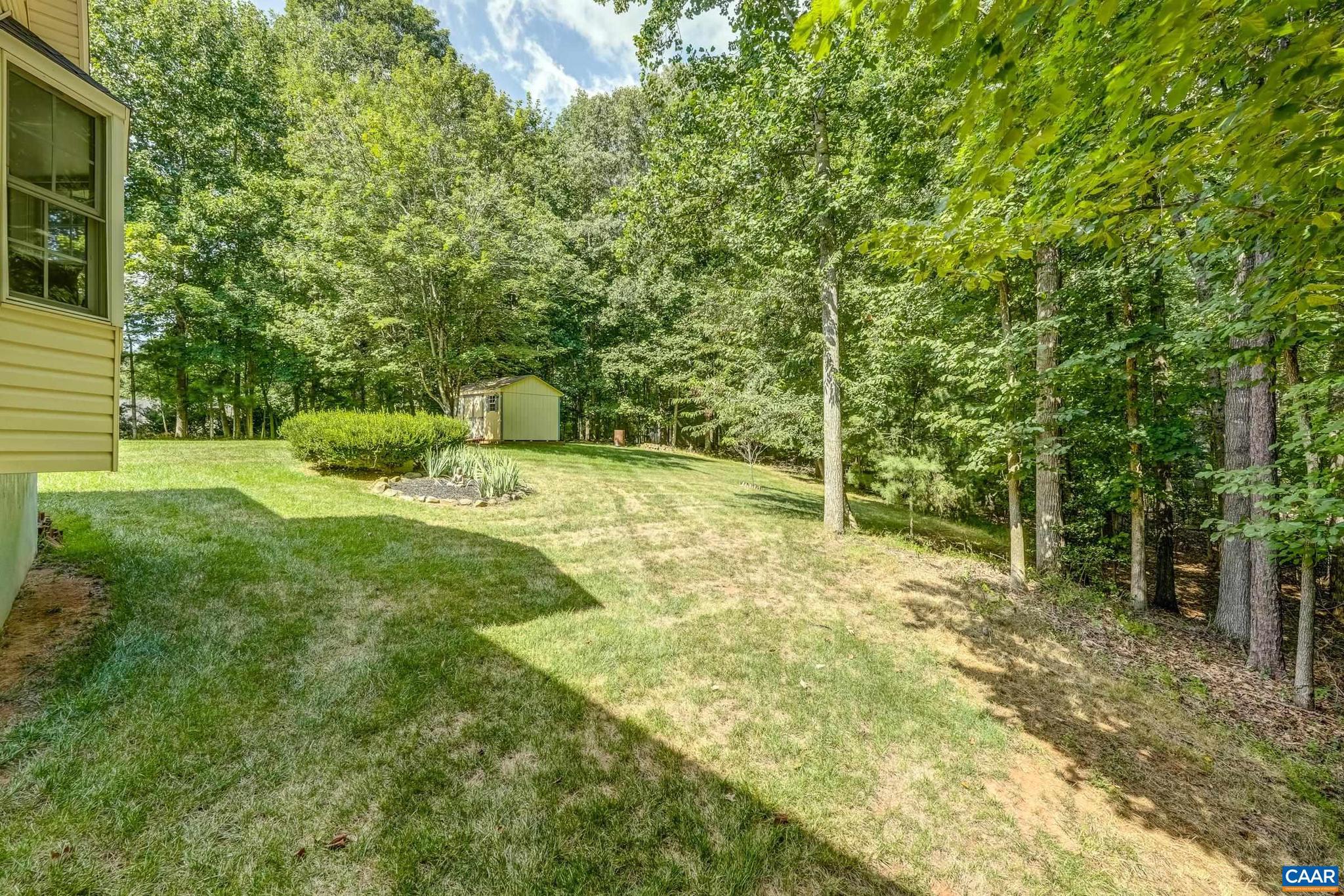 DEER LAKE ESTATES - Residential