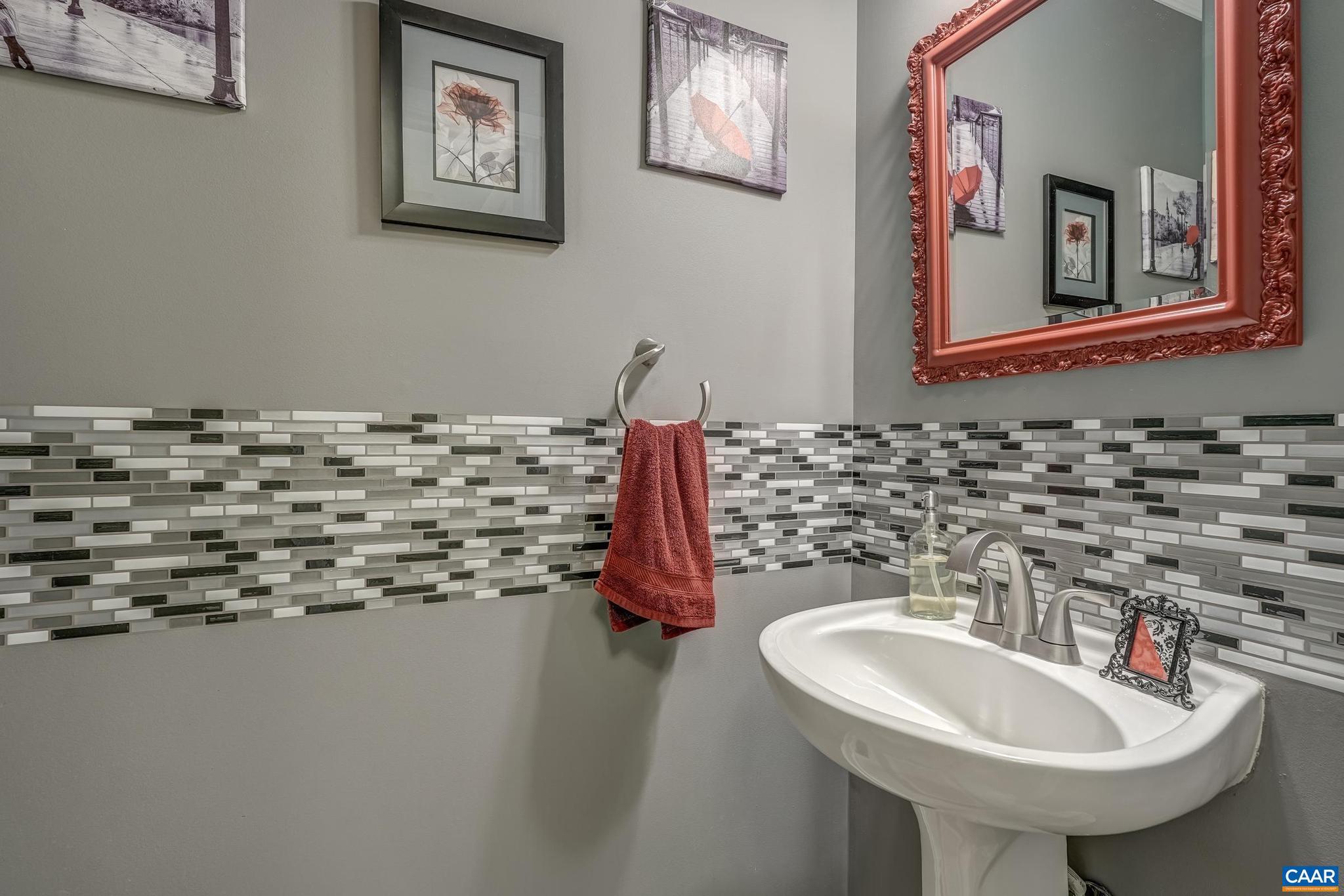 DEER LAKE ESTATES - Residential