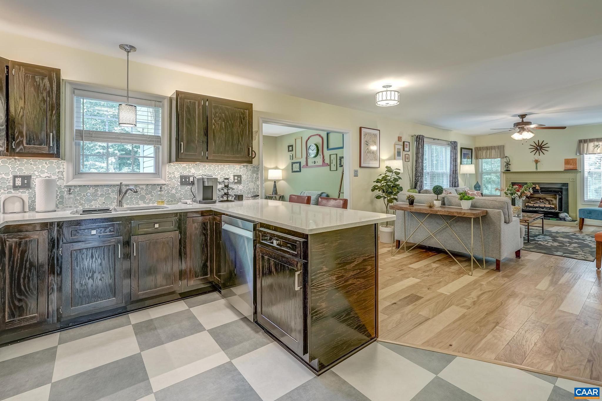 DEER LAKE ESTATES - Residential