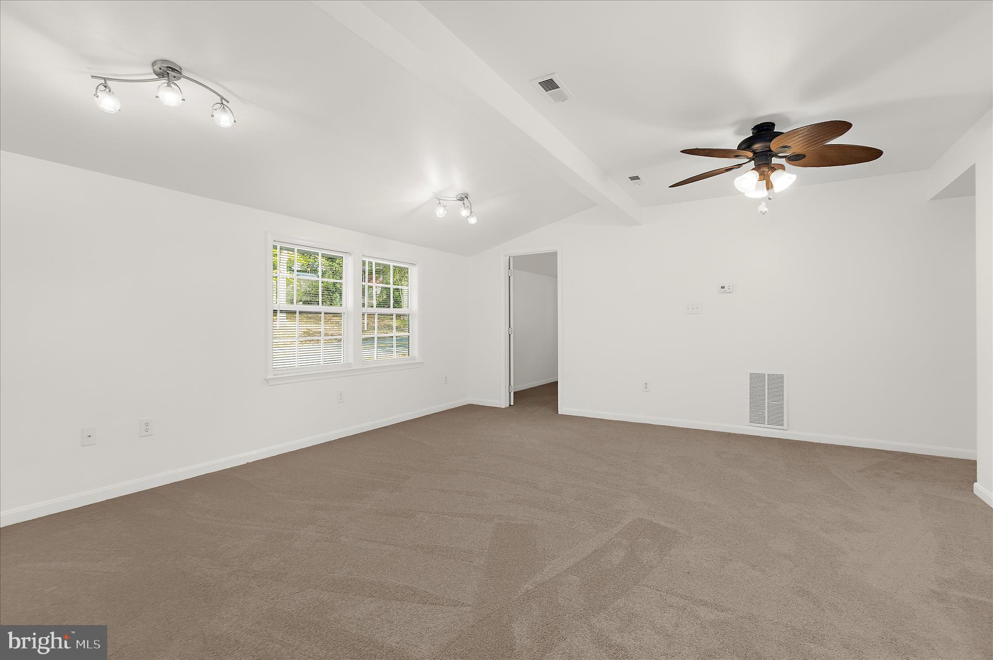 WHITE SANDS - Residential