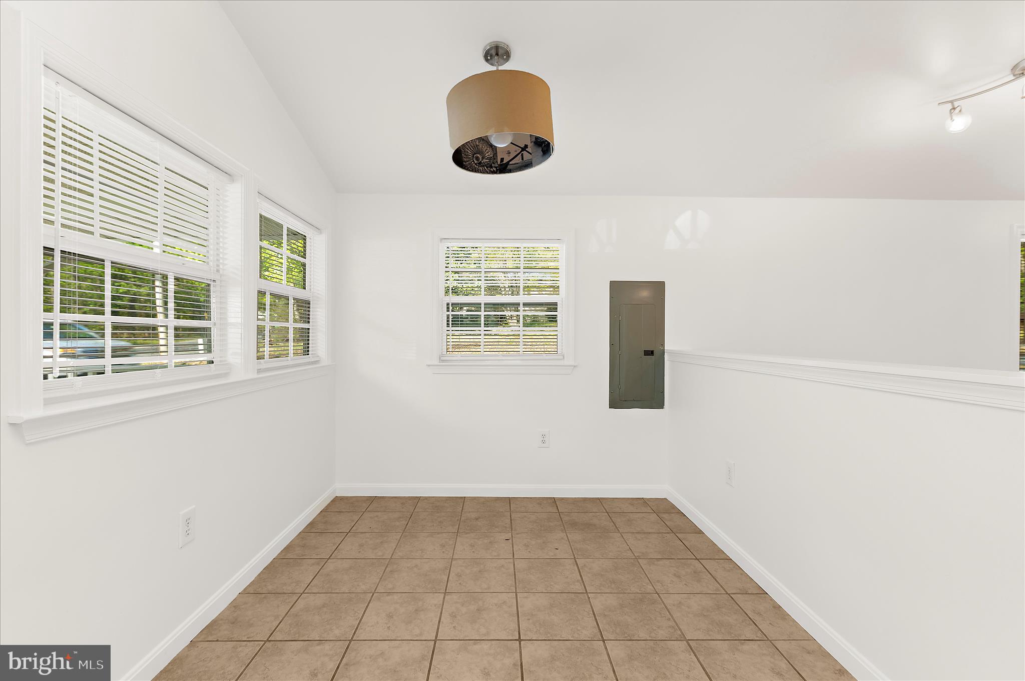 WHITE SANDS - Residential