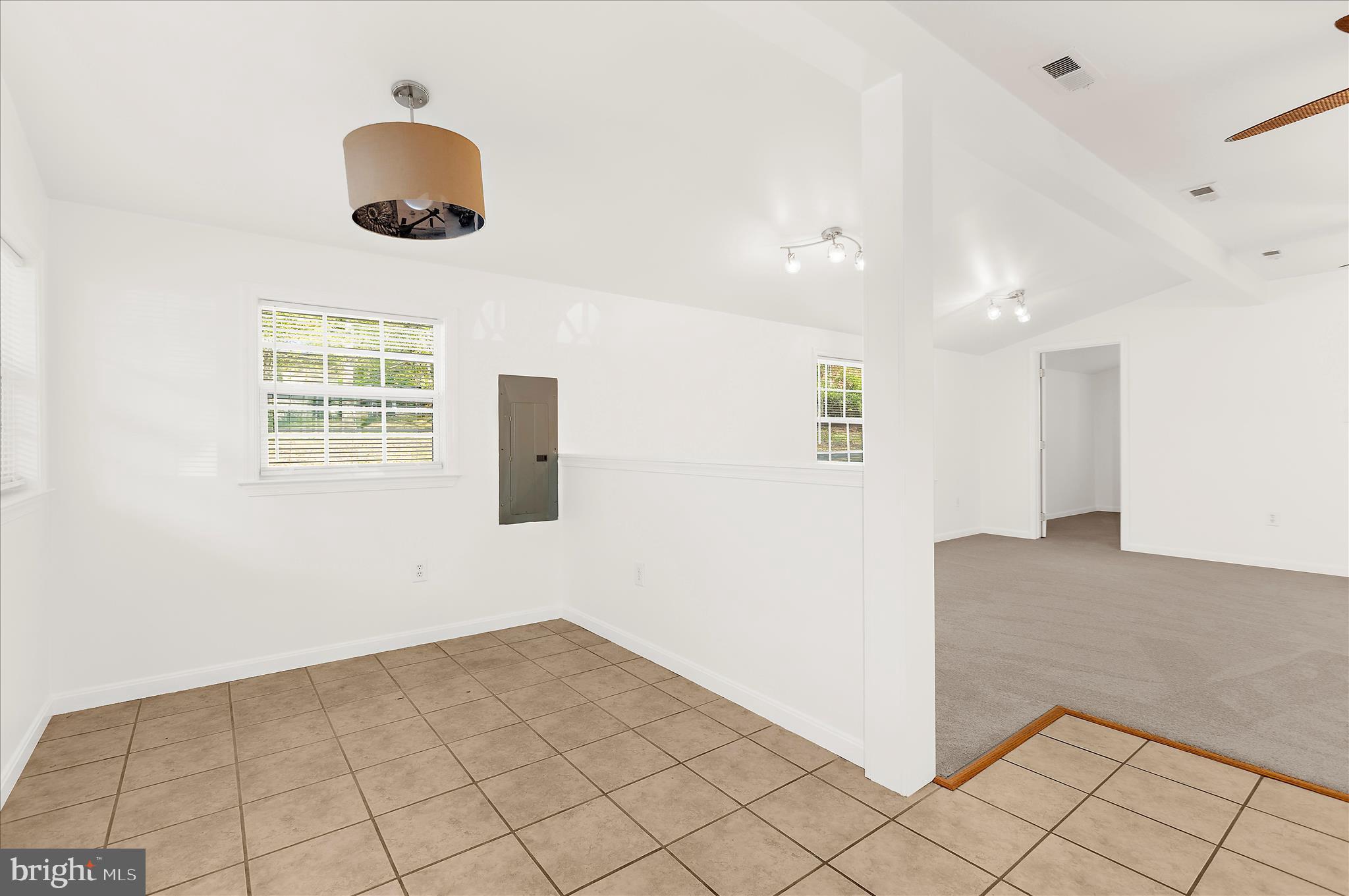 WHITE SANDS - Residential