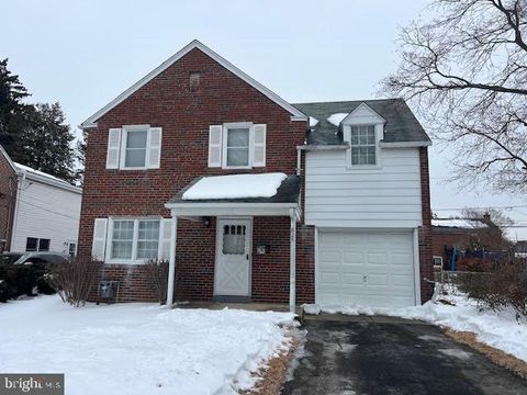 825 STANBRIDGE ROAD DREXEL HILL PA 19026