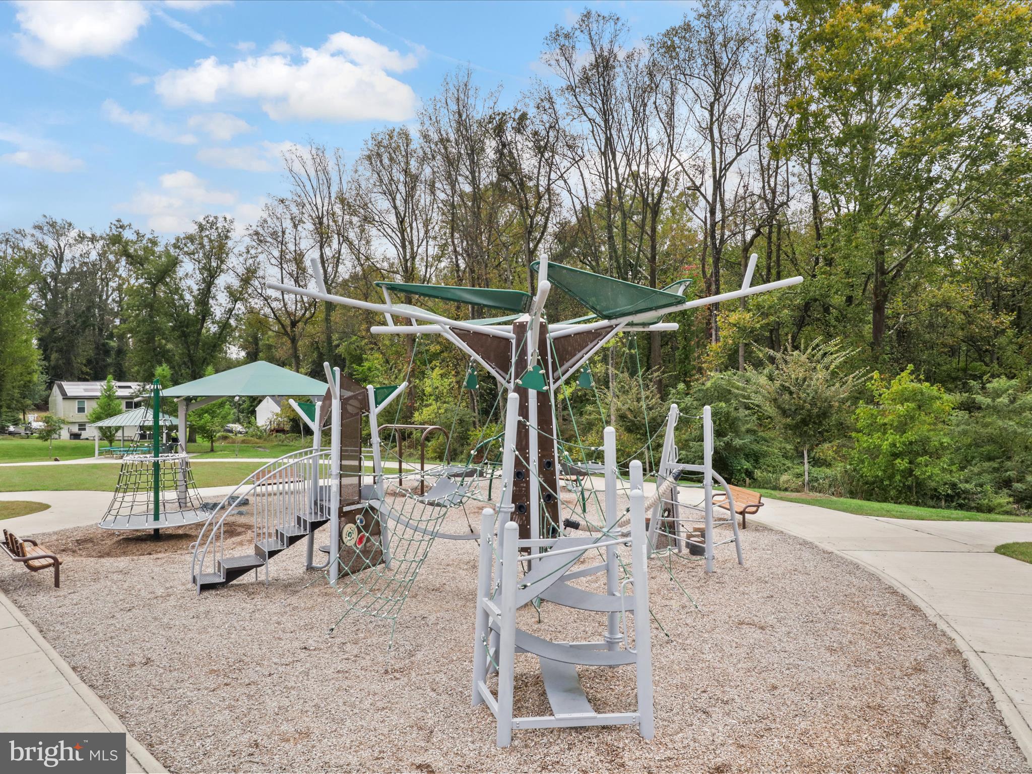 THE PARK AT ADDISON METRO - Residential